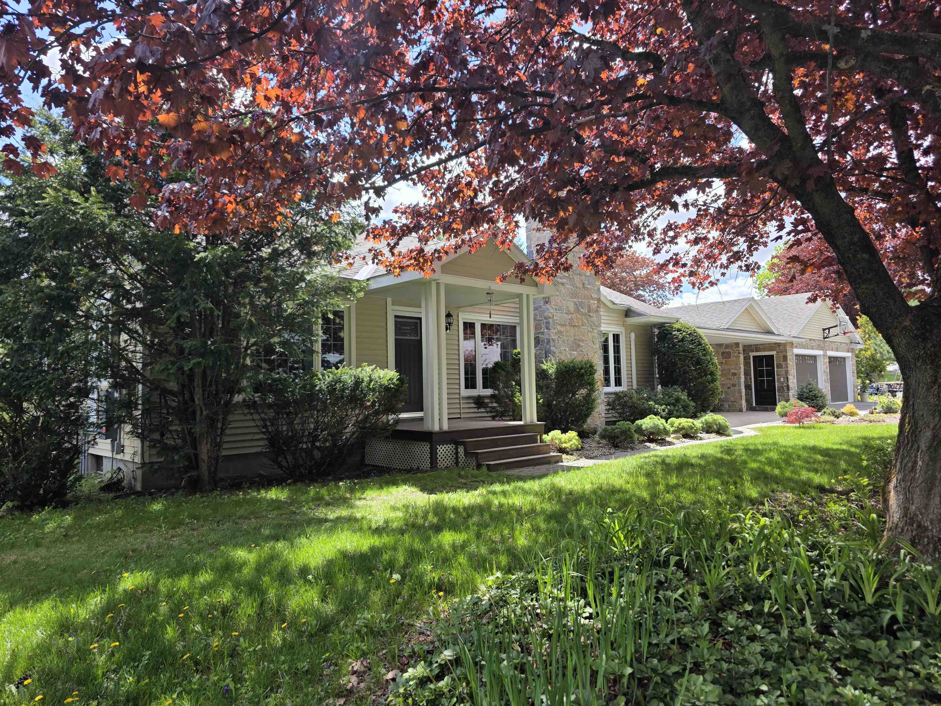 171 Green Meadow Property Photo 1