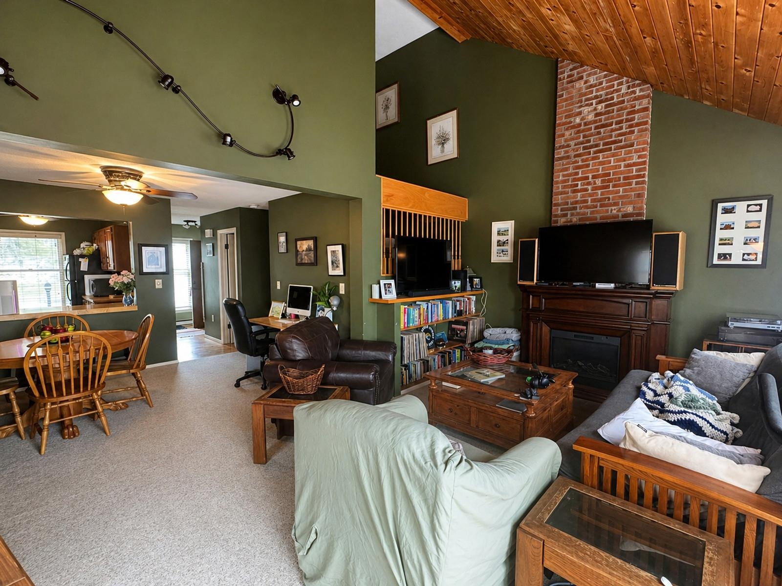 132 Rivermount Terrace Property Photo 7