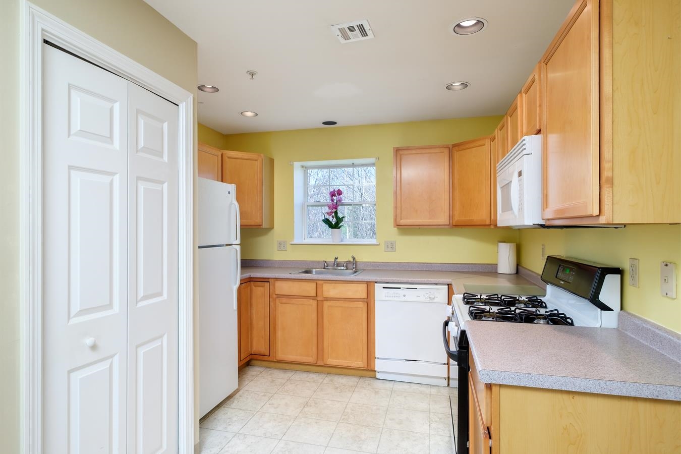 3 Tampa Drive Property Photo 7
