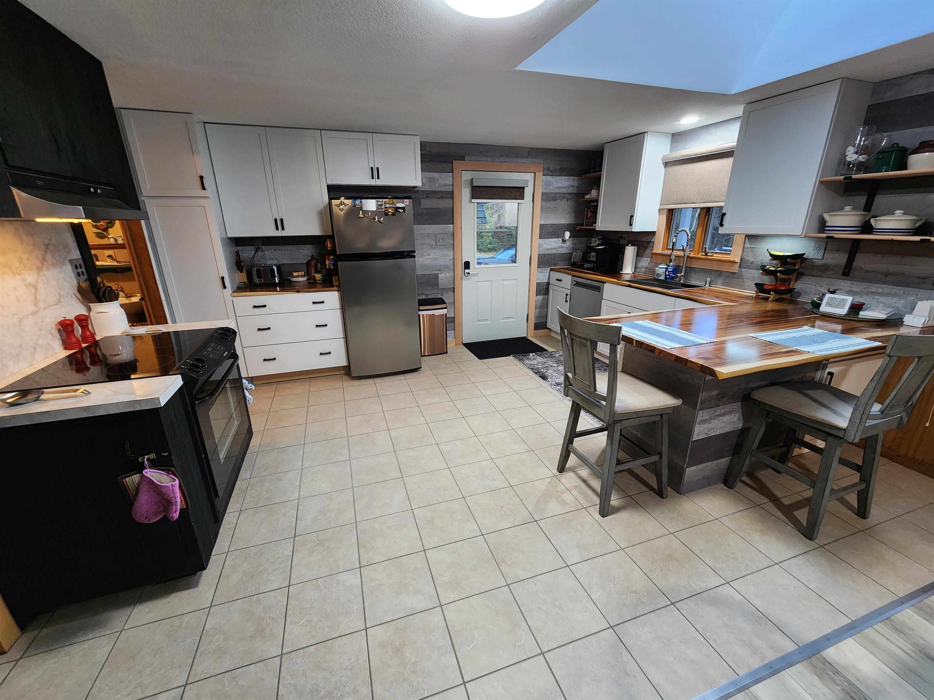 63 Hall Road Property Photo 5