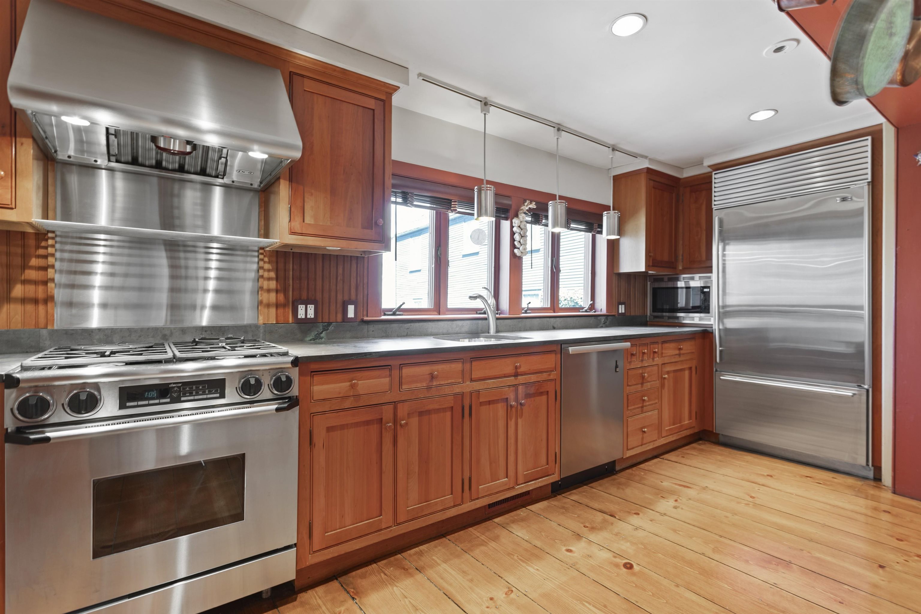 171 Gates Street Property Photo 27