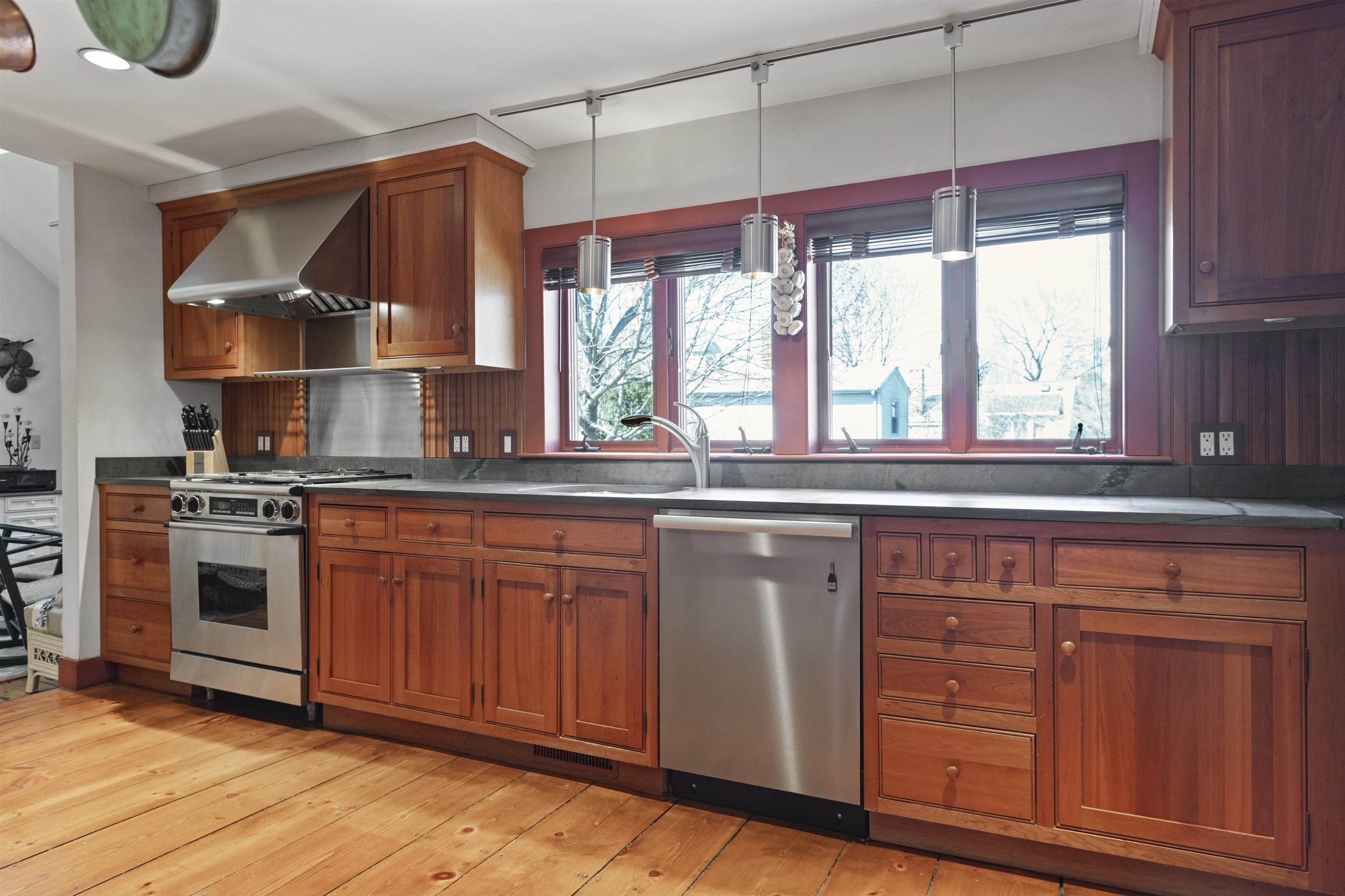 171 Gates Street Property Photo 29
