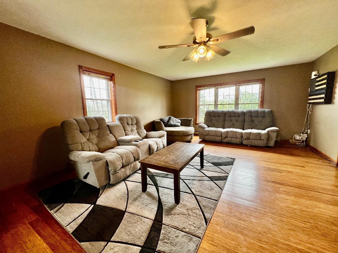 935 Scott Road Property Photo 4