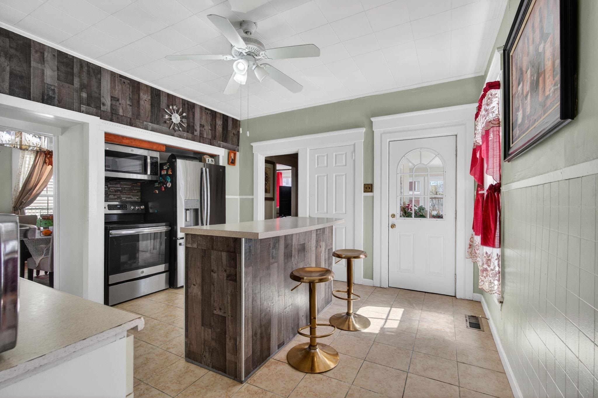 17 Academy Street Property Photo 8