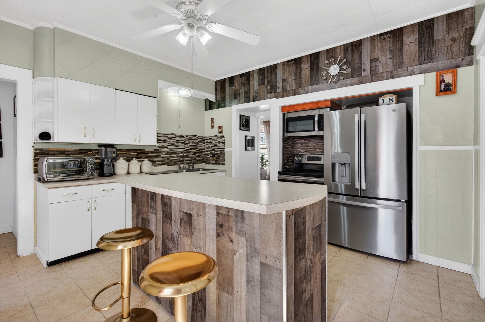 17 Academy Street Property Photo 10