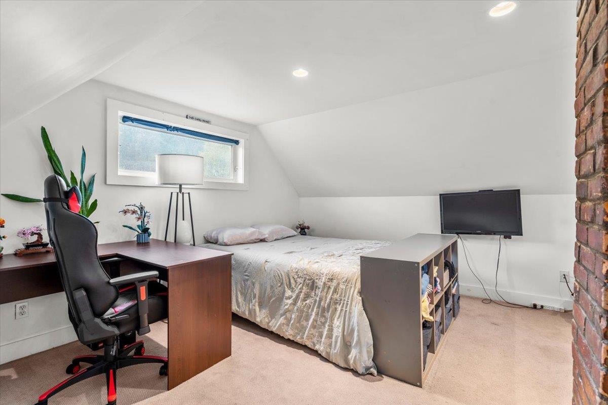 15 River Street Property Photo 33