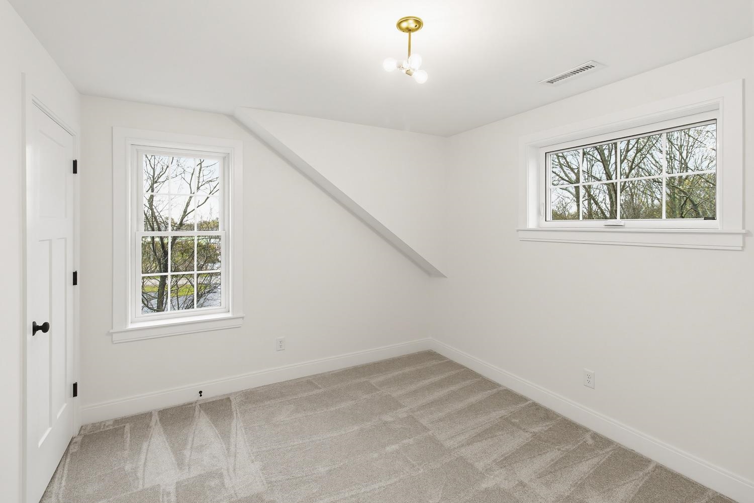 19 Eden Lane Property Photo 15