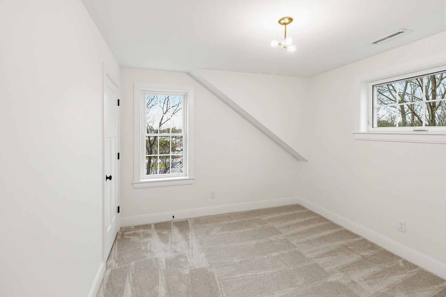 19 Eden Lane Property Photo 16