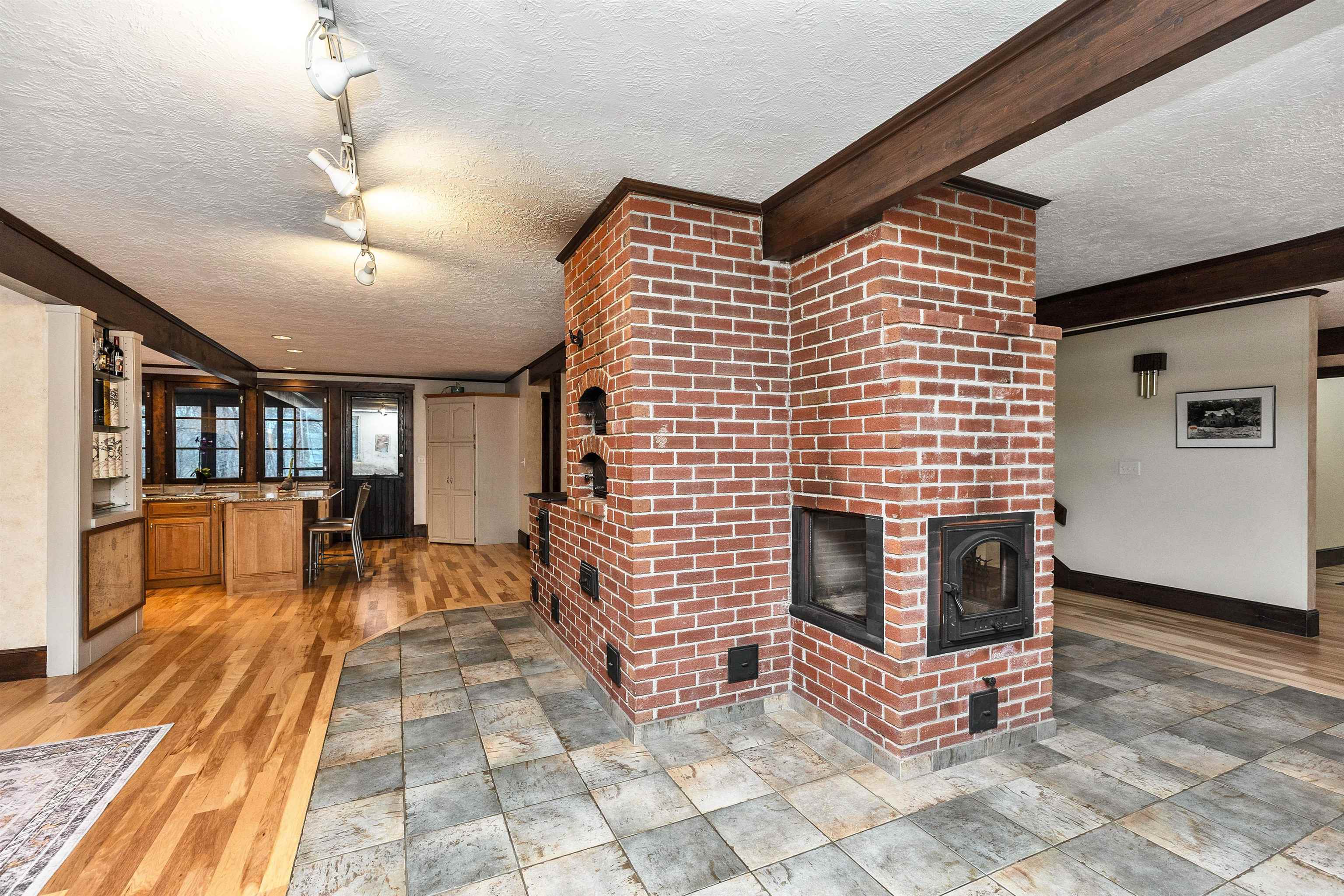107 Fresh Pond Lane Property Photo 11