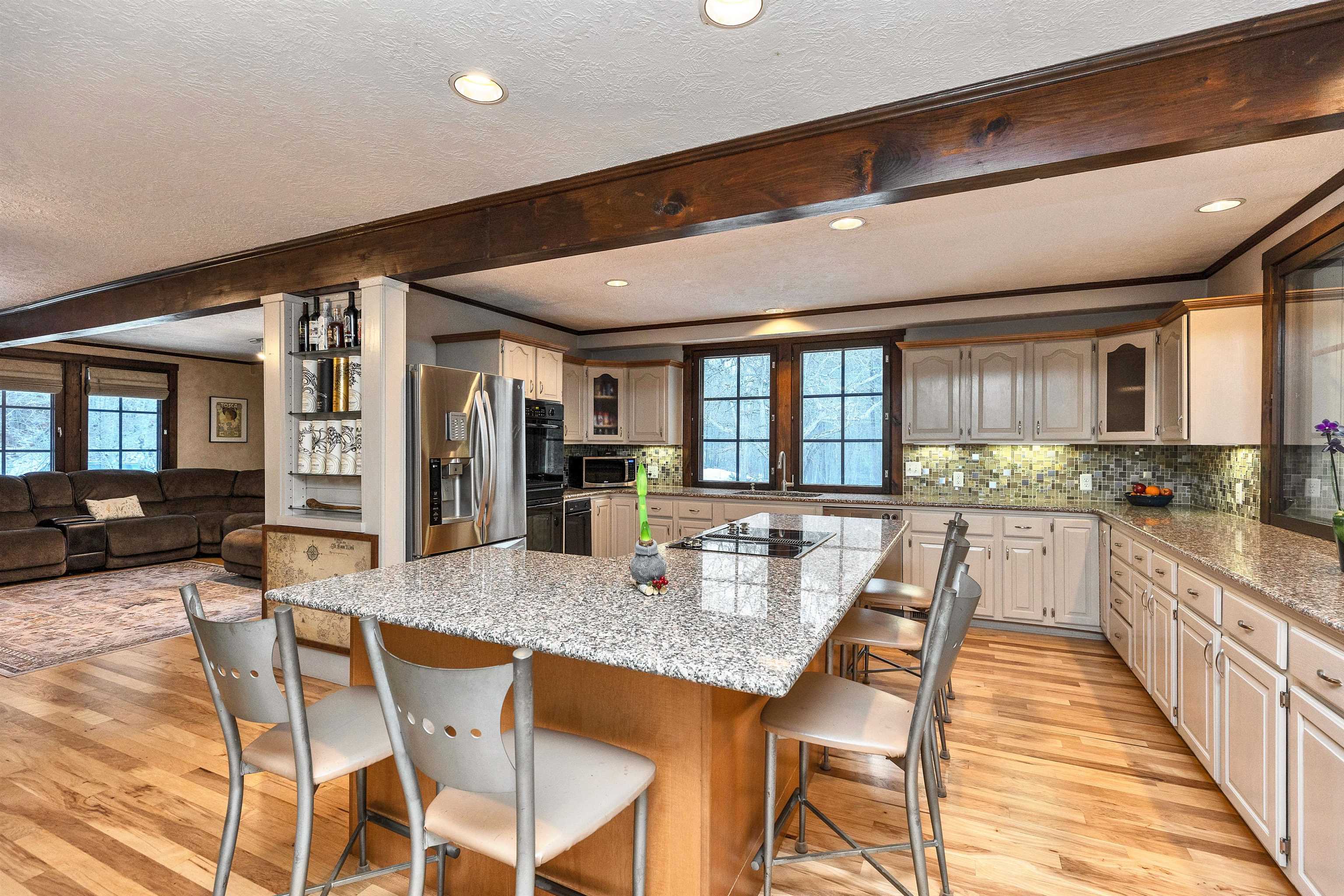 107 Fresh Pond Lane Property Photo 15