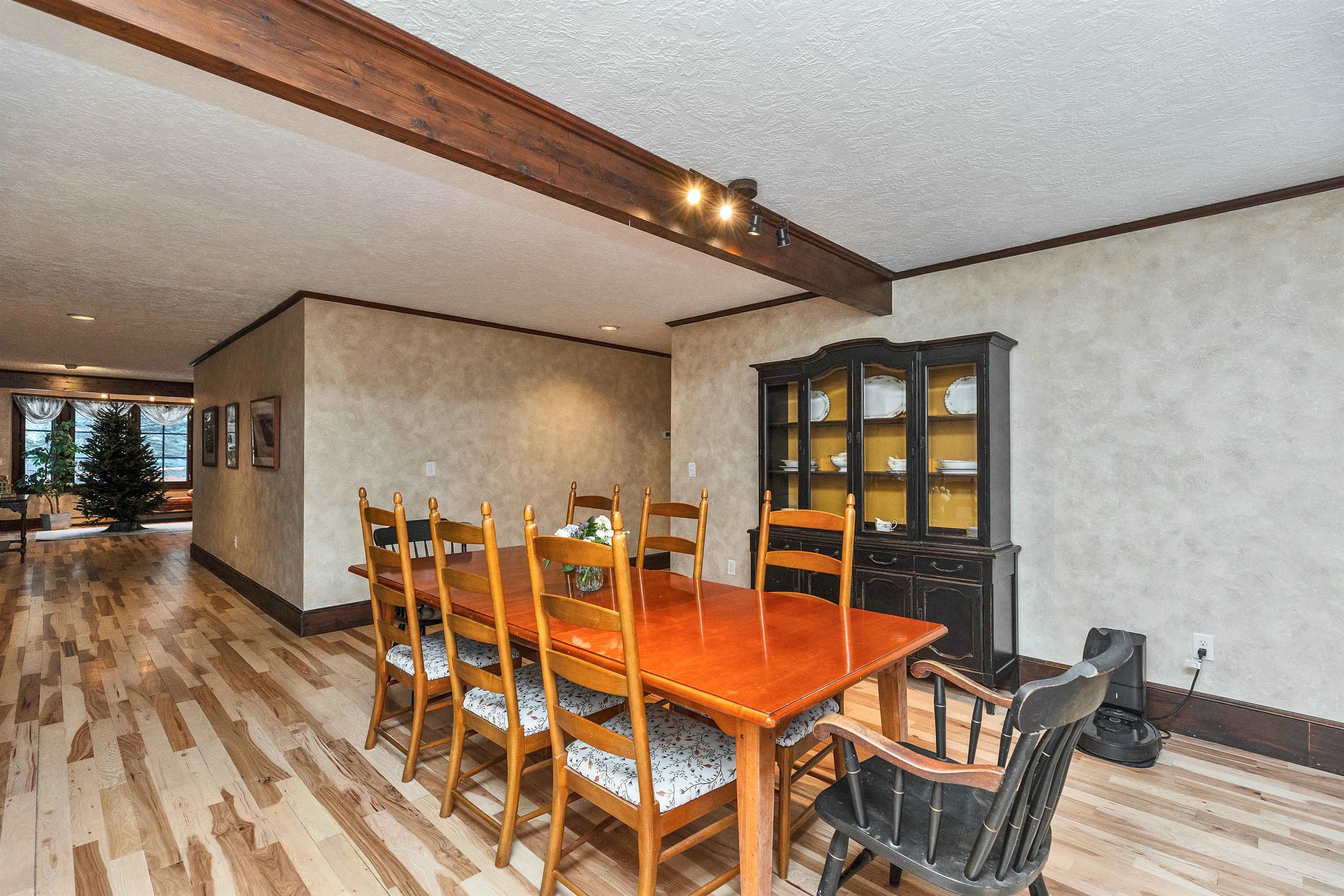 107 Fresh Pond Lane Property Photo 20