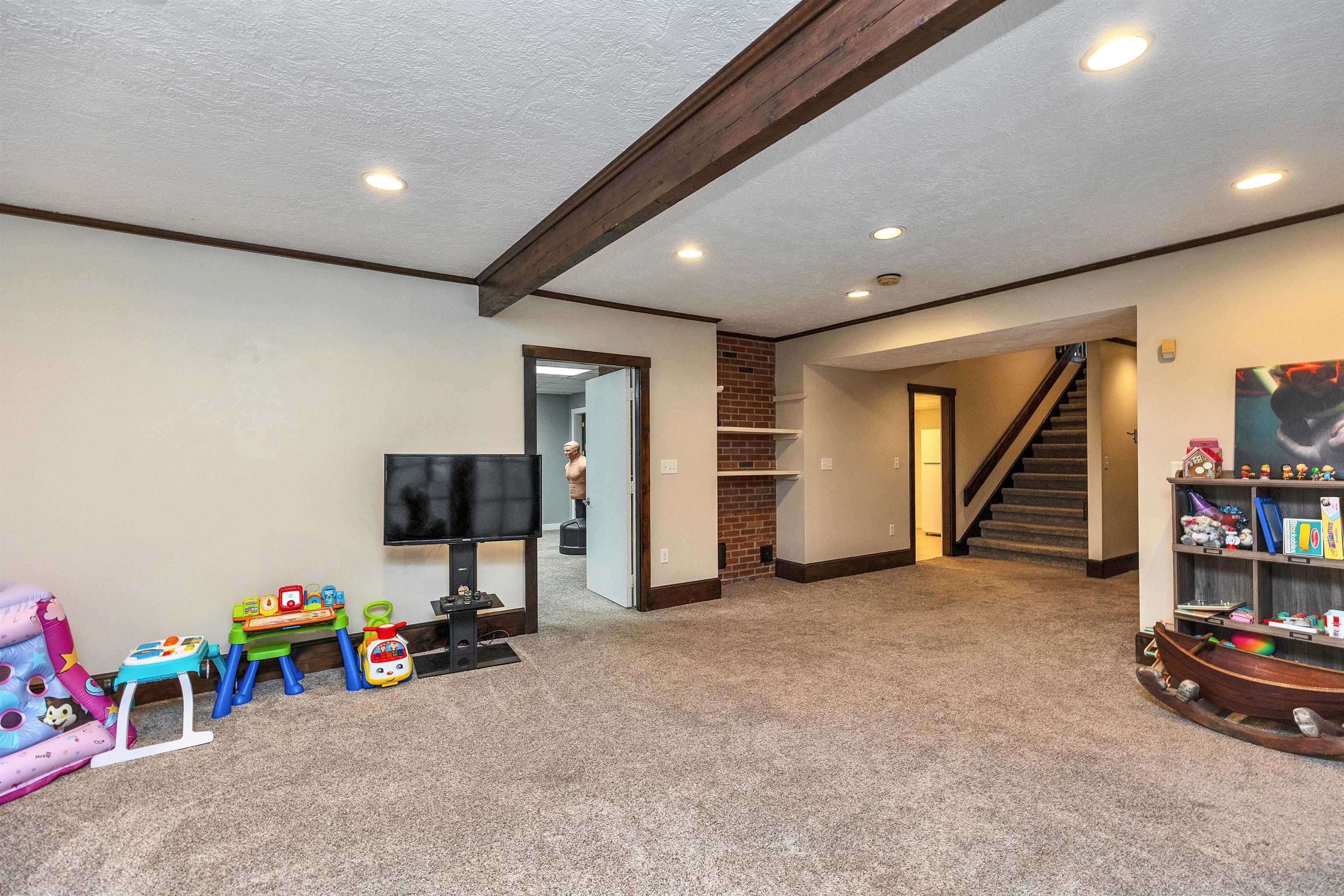 107 Fresh Pond Lane Property Photo 42