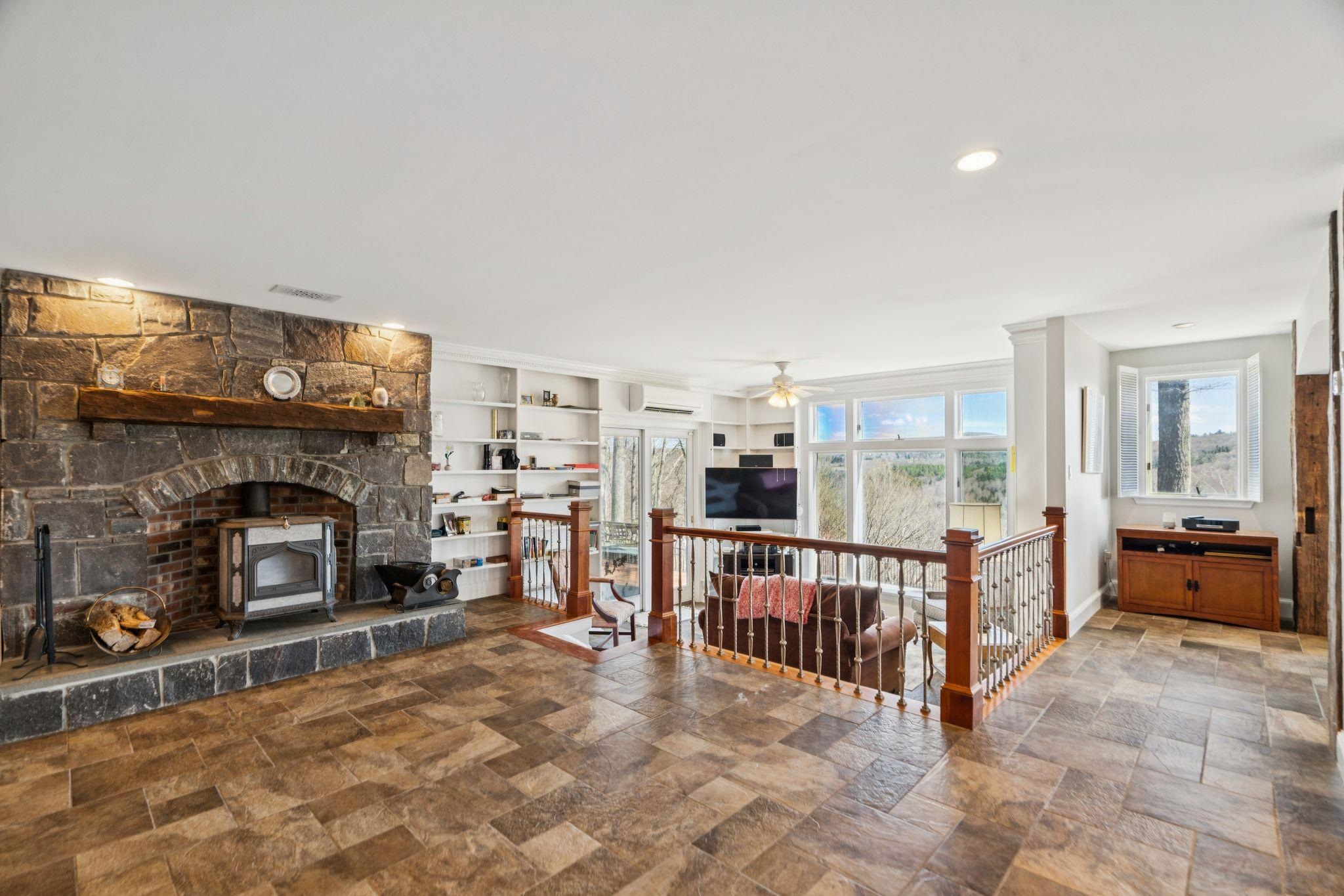 114 Oak Ridge Way Property Photo 15
