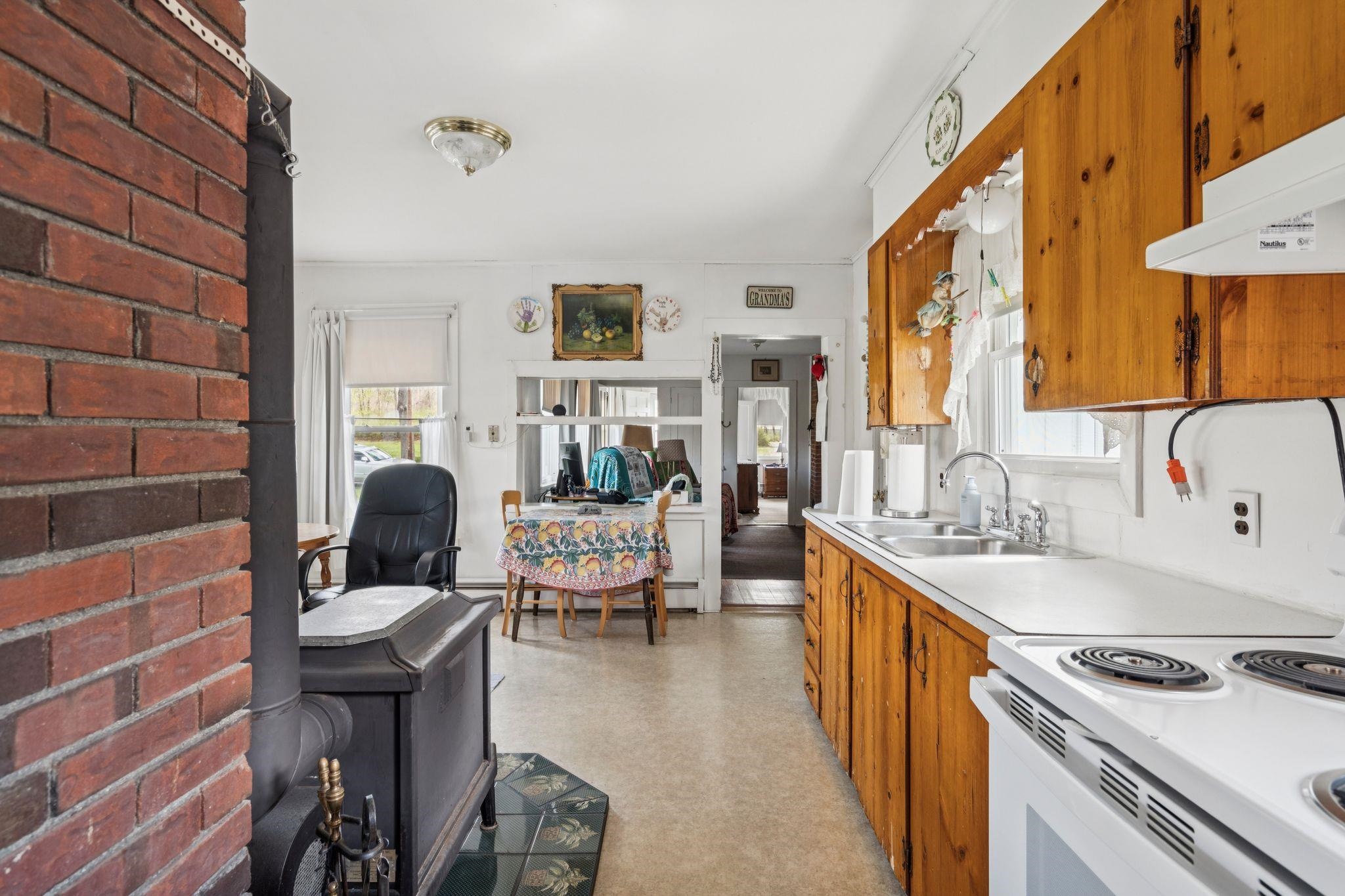 52 Dell Street Property Photo 7