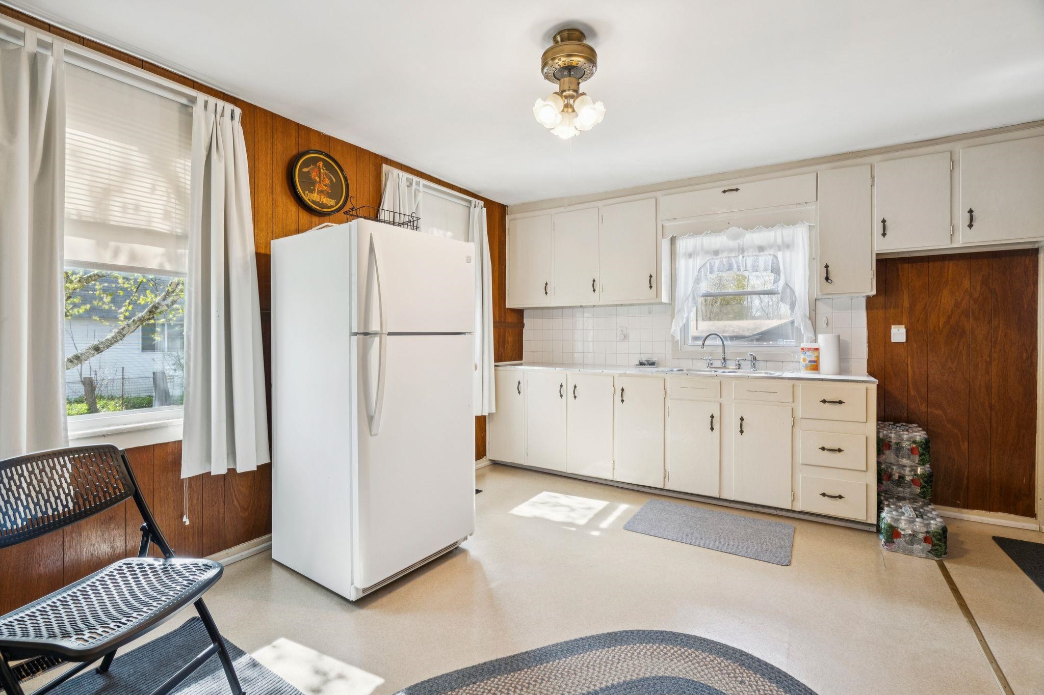 52 Dell Street Property Photo 9