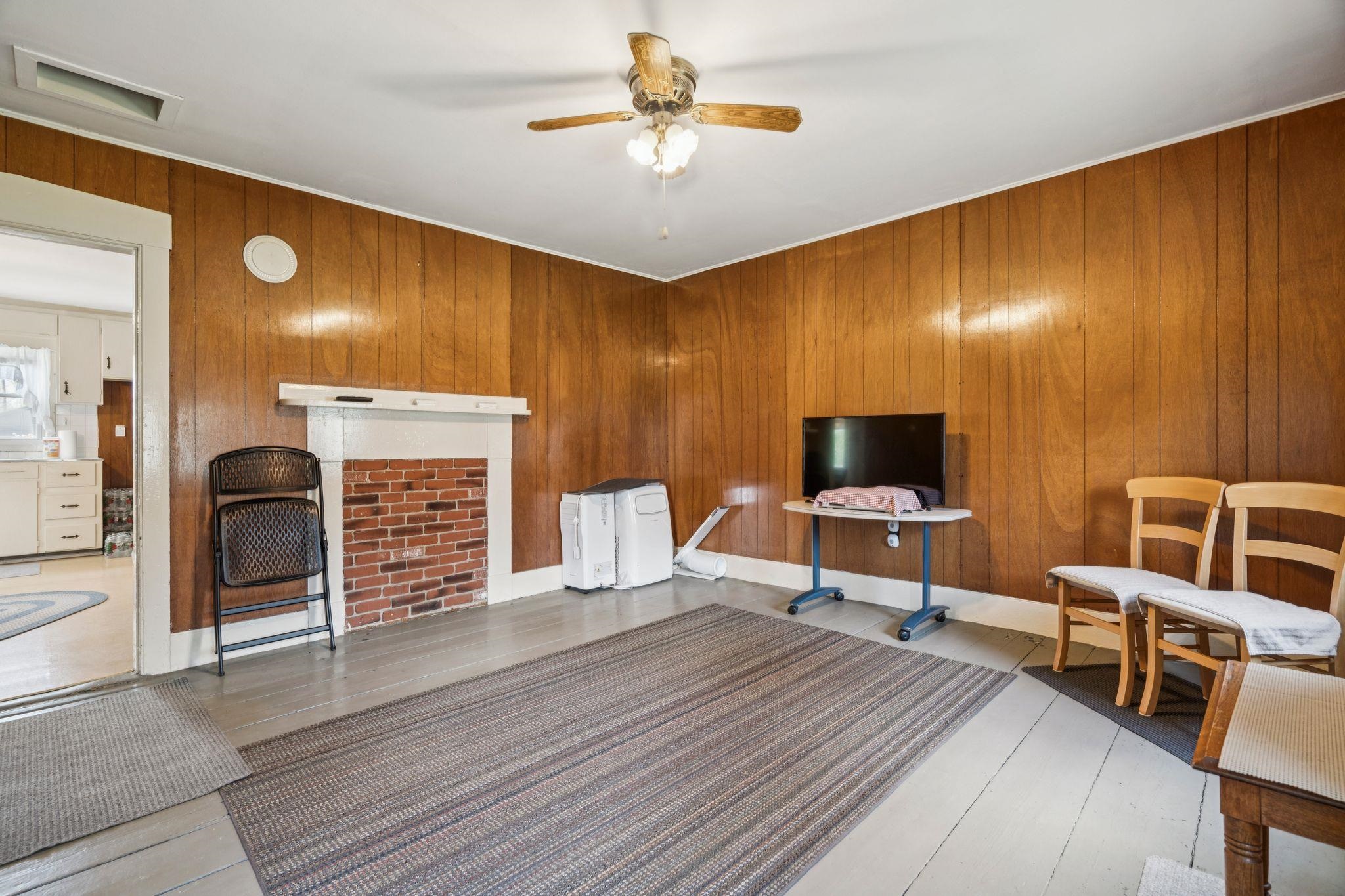 52 Dell Street Property Photo 14