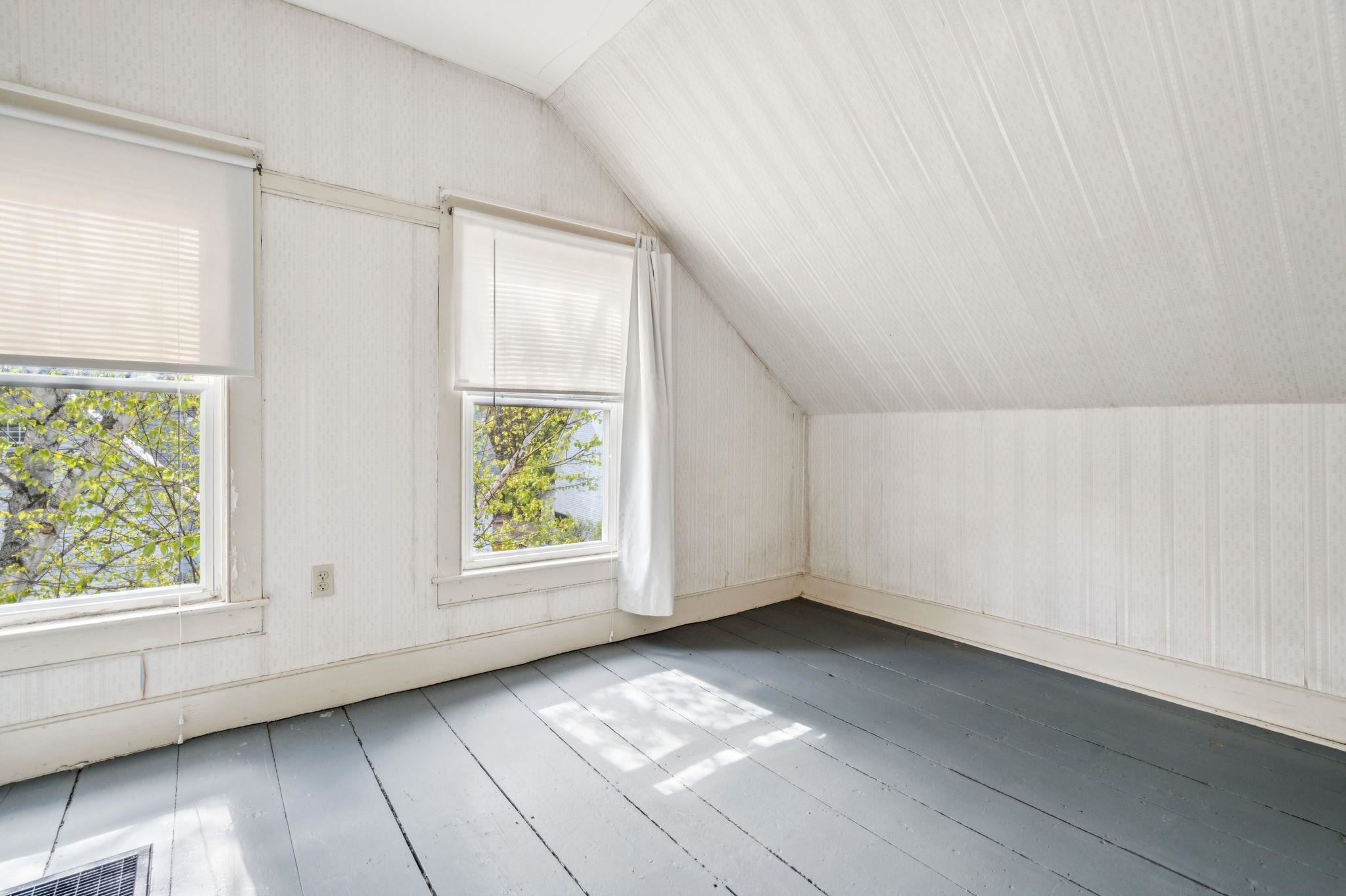 52 Dell Street Property Photo 17
