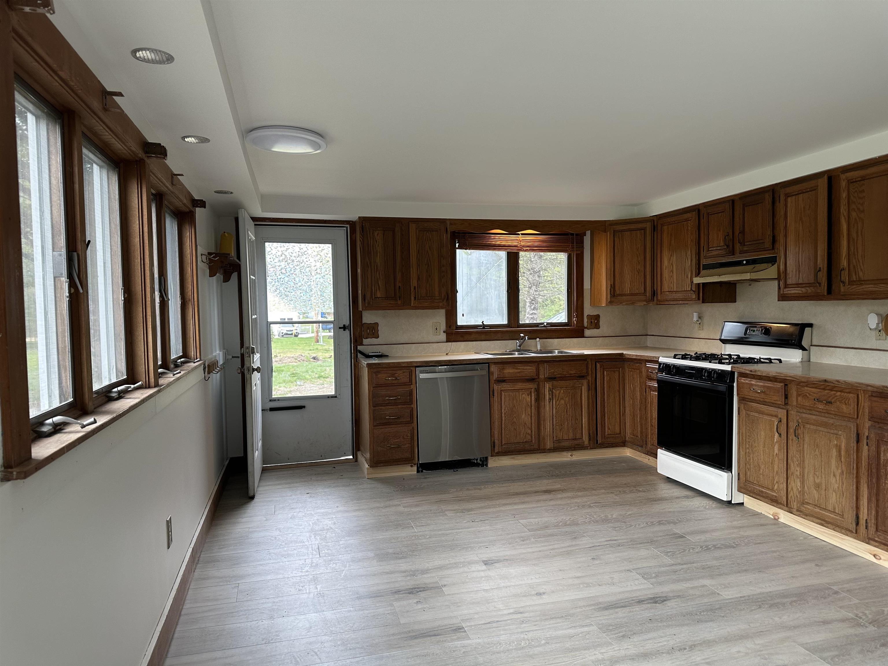 855 North Street Property Photo 17
