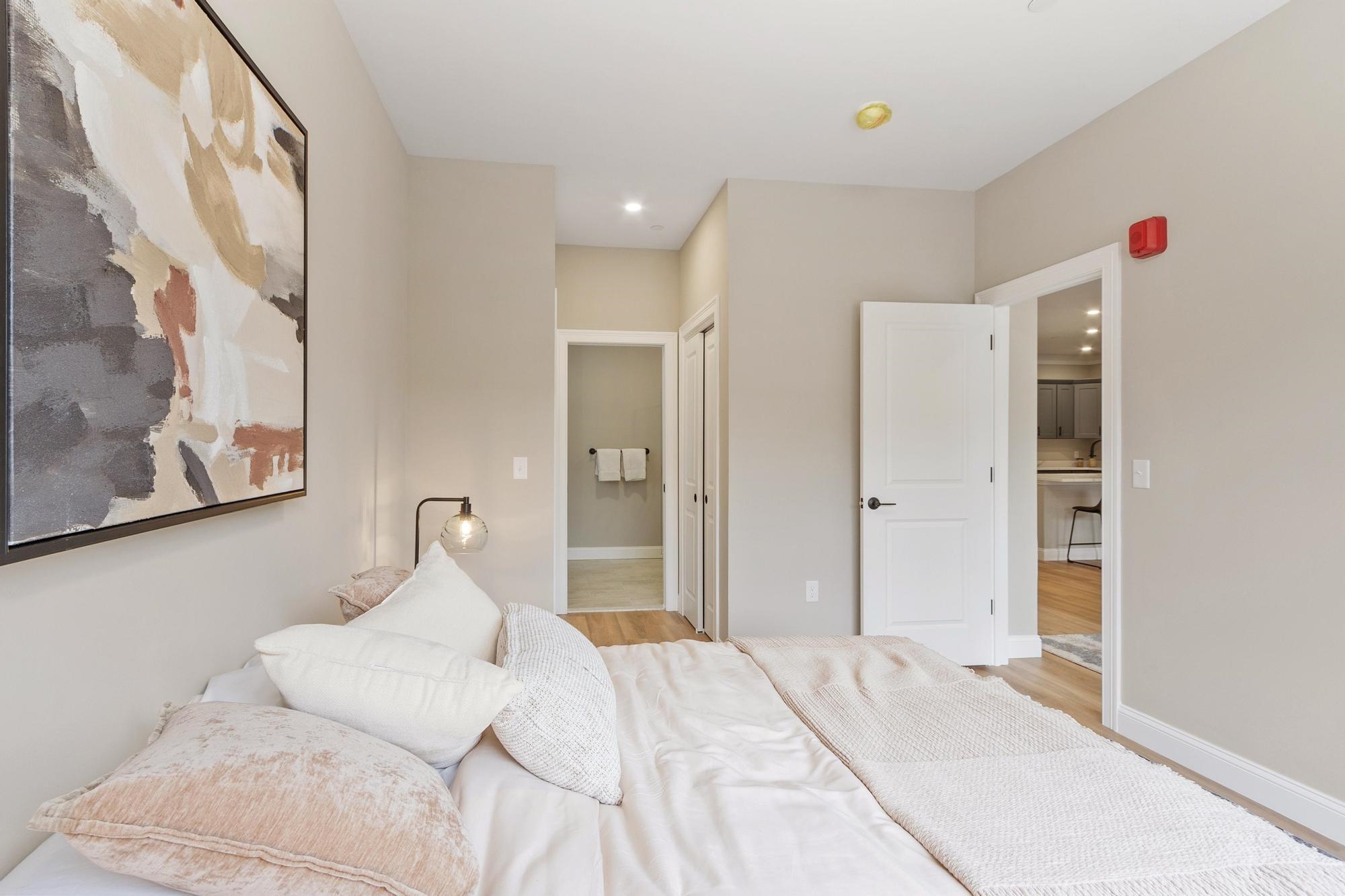 10100 S Willow Street Property Photo 14