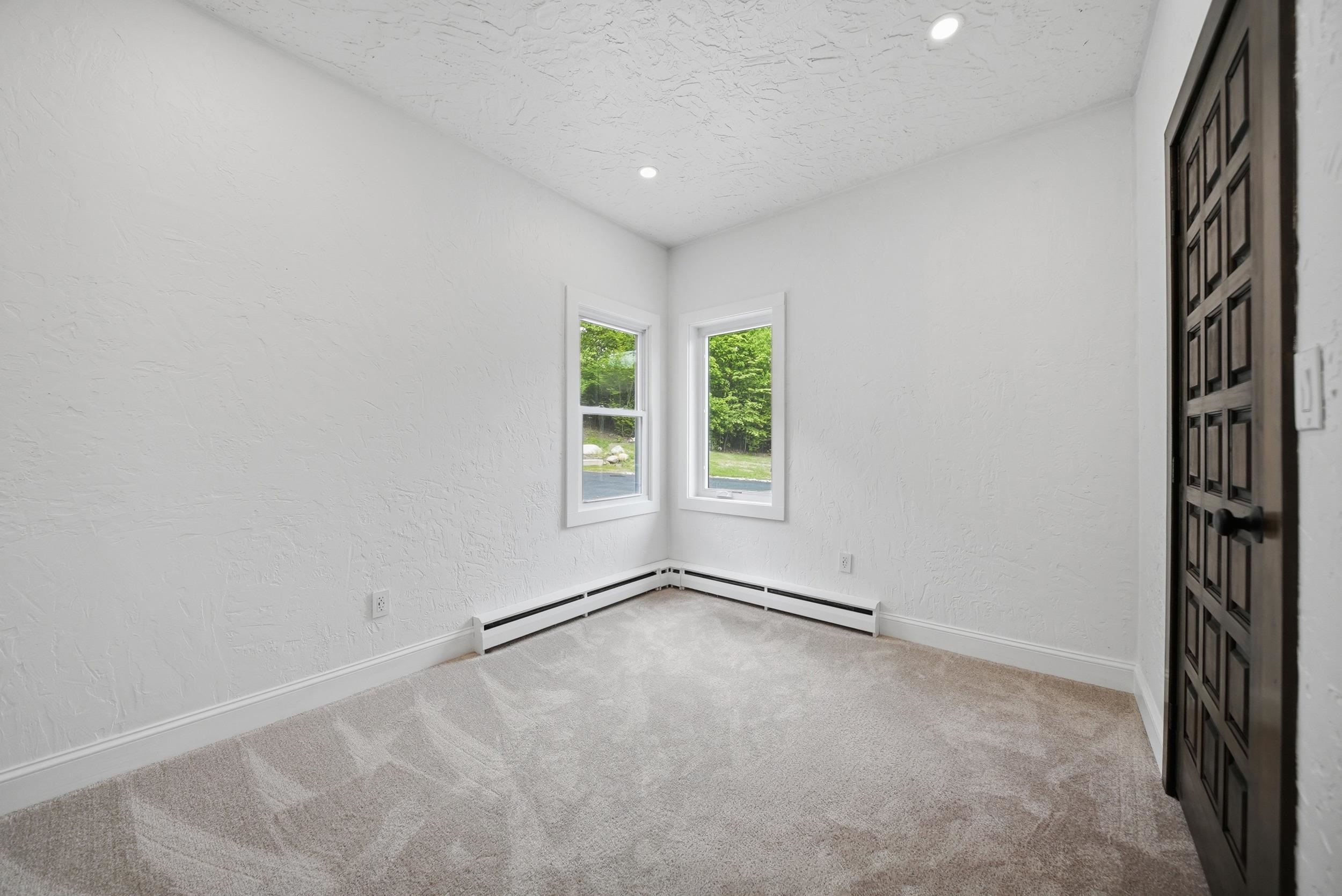 4 Washington Drive Property Photo 43