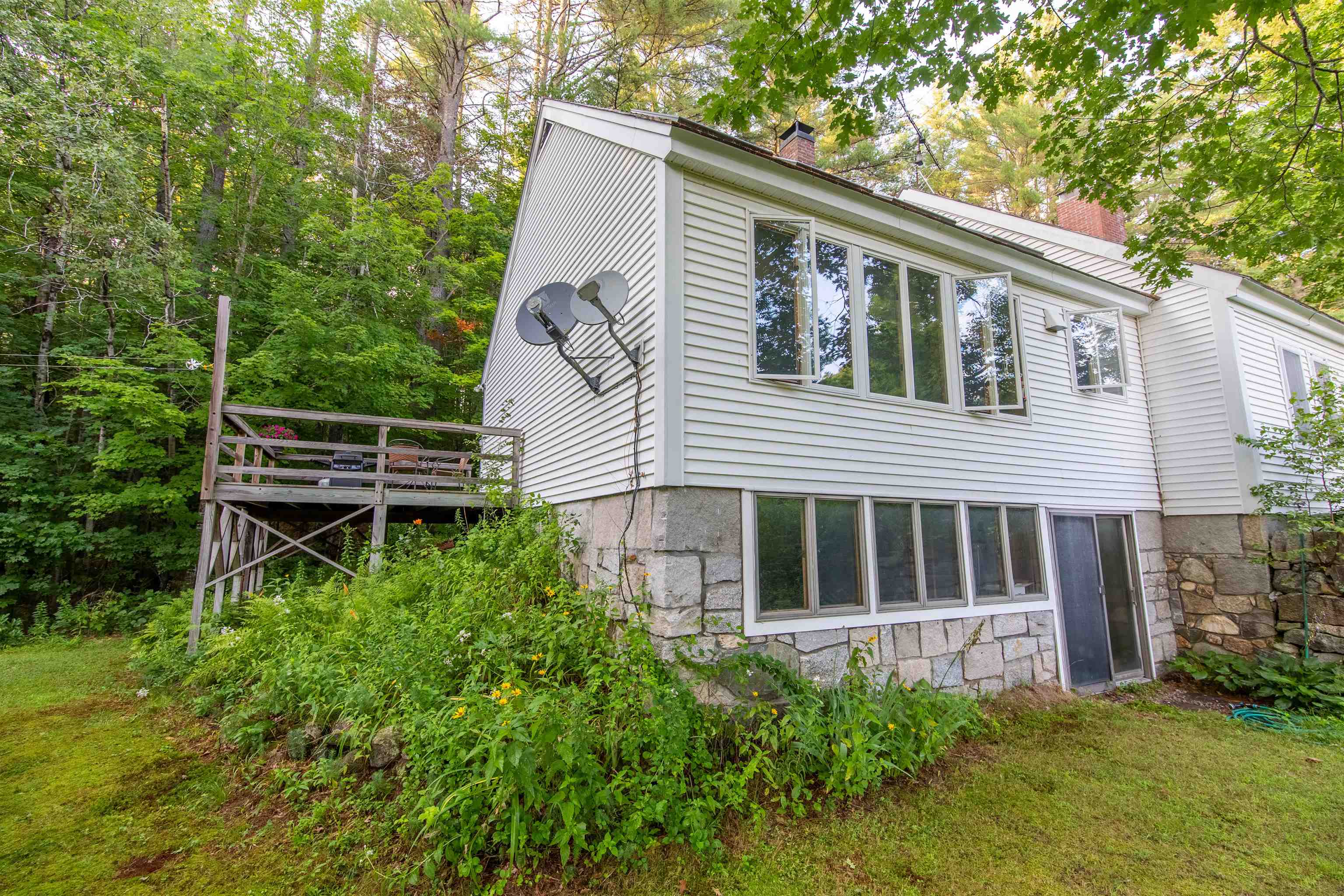 898 & 900 Bunker Hill Road Property Photo 10