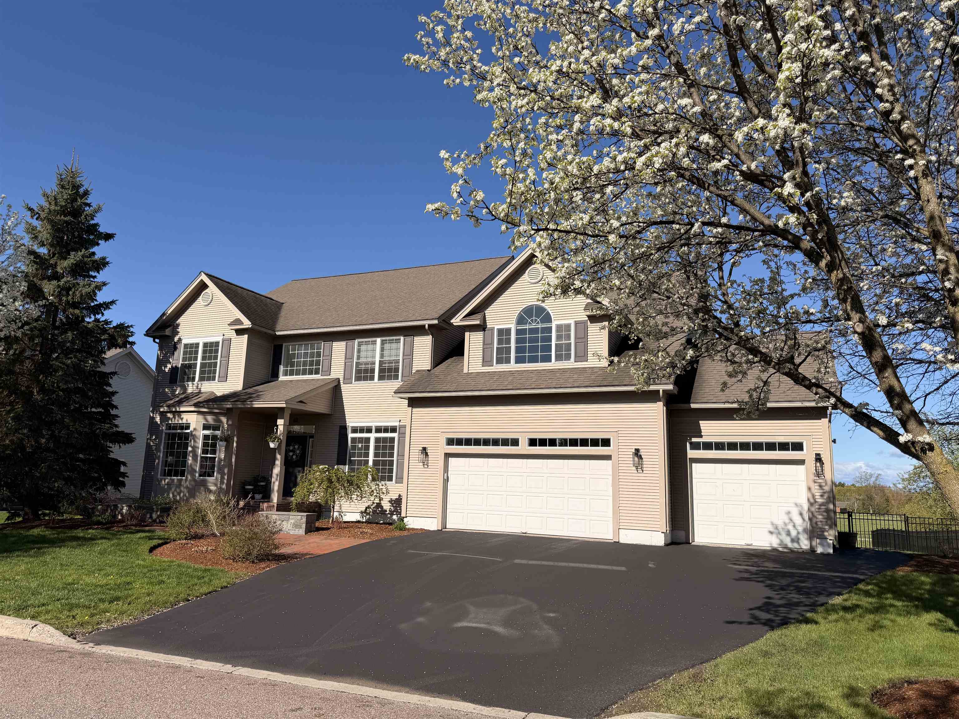 62 Crispin Drive Property Photo 2
