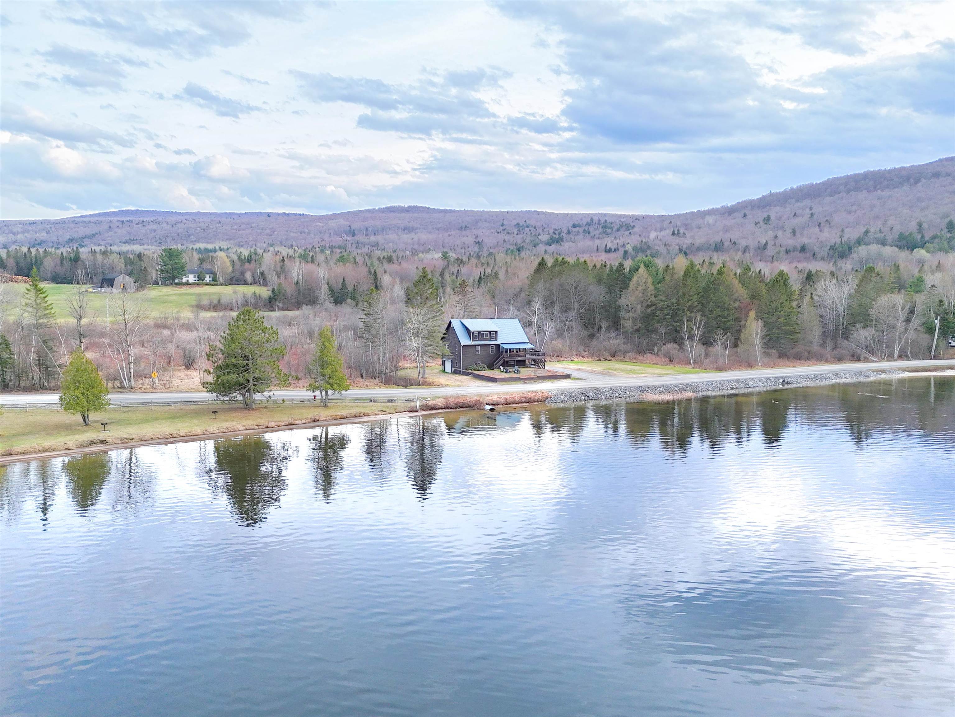 324 Lakeshore Drive Property Photo 2