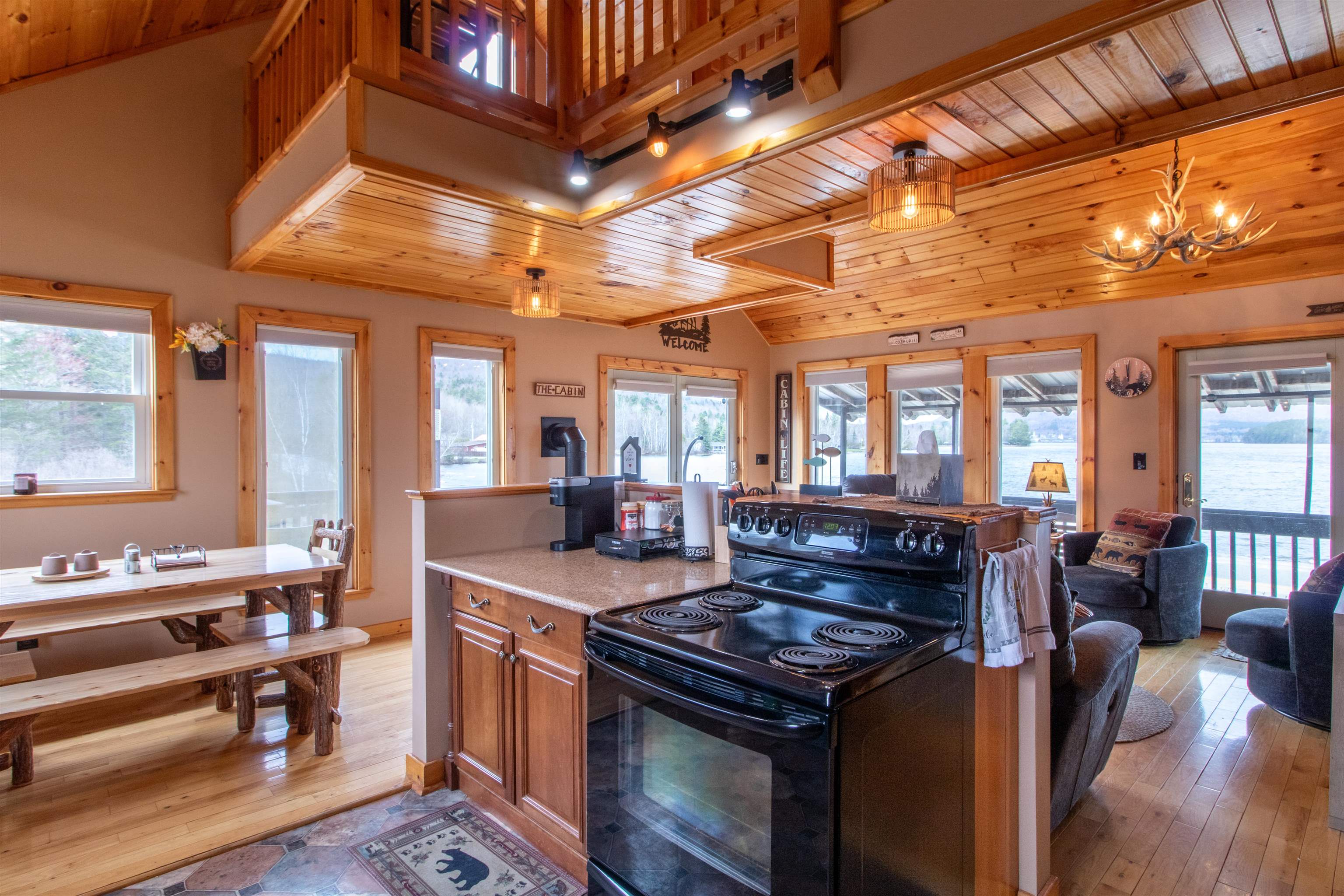 324 Lakeshore Drive Property Photo 11