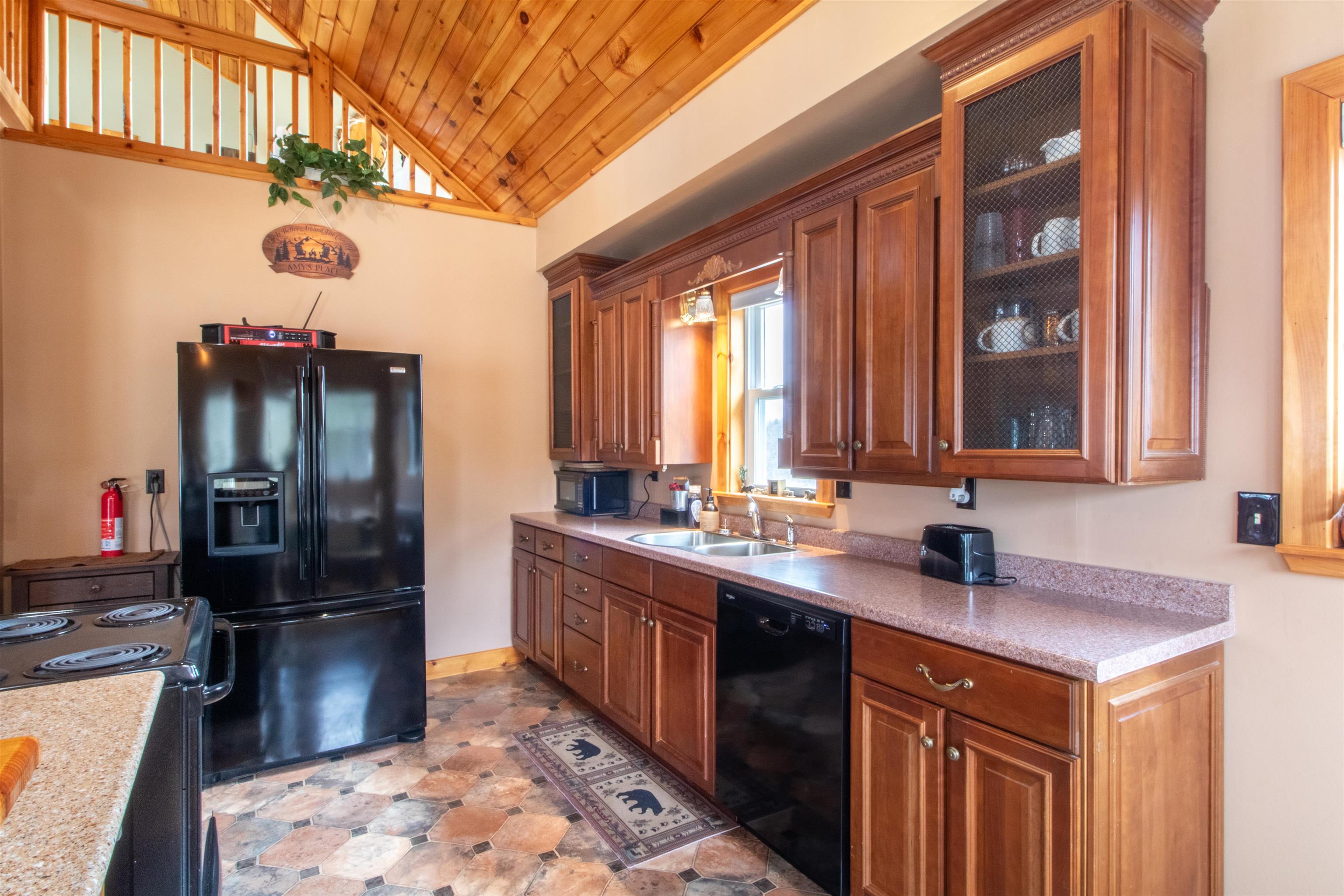 324 Lakeshore Drive Property Photo 12