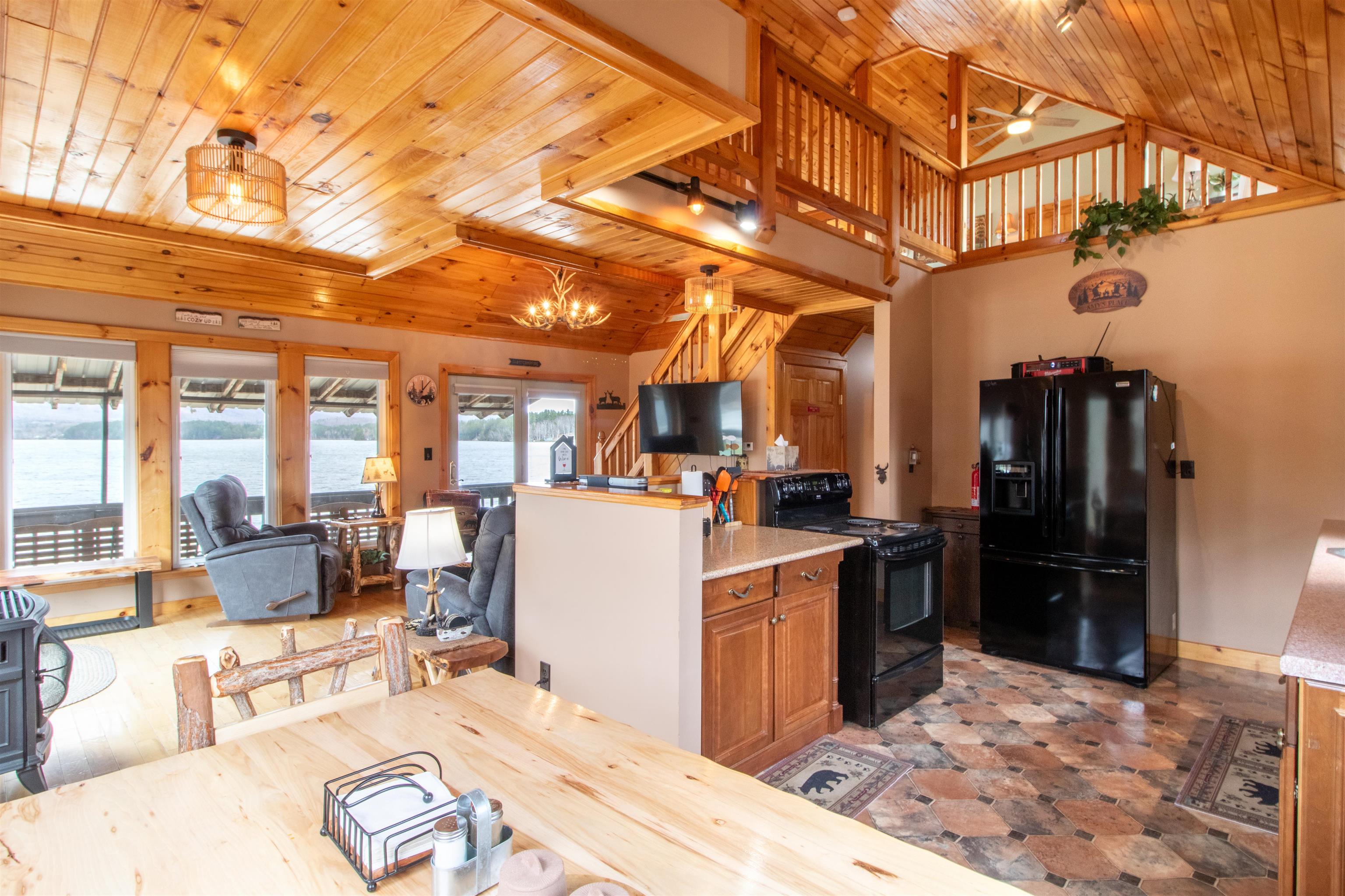 324 Lakeshore Drive Property Photo 13