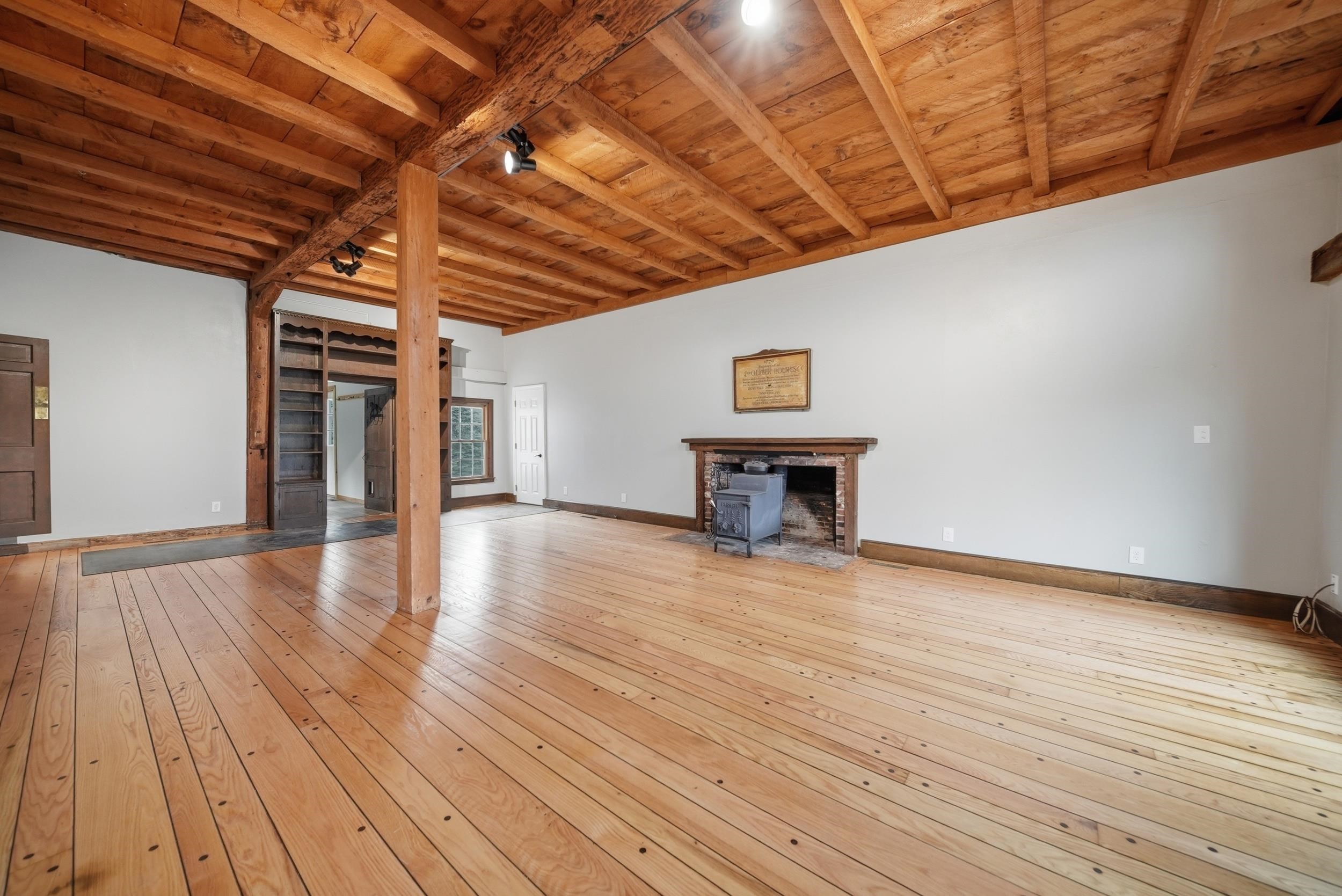 1 Cross Road Property Photo 19