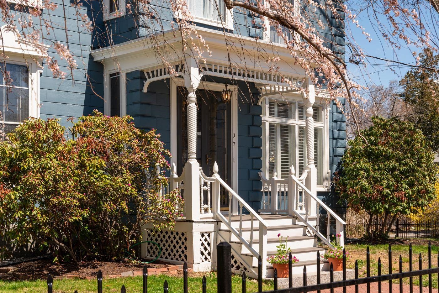 37 Summer Street Property Photo 5