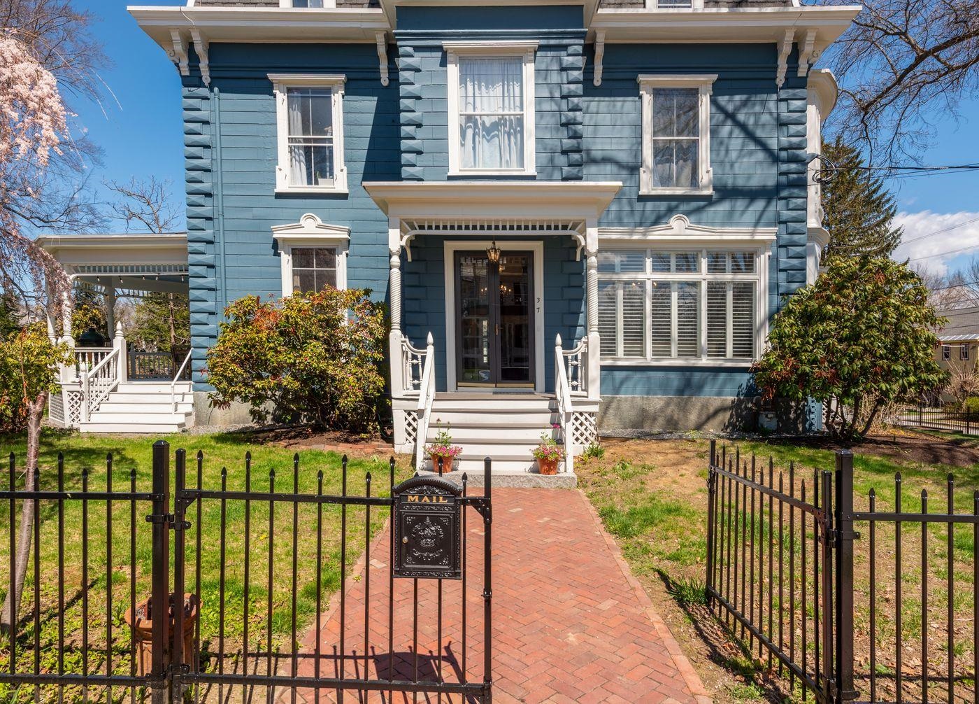 37 Summer Street Property Photo 6