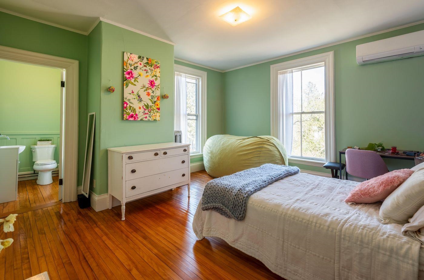 37 Summer Street Property Photo 34