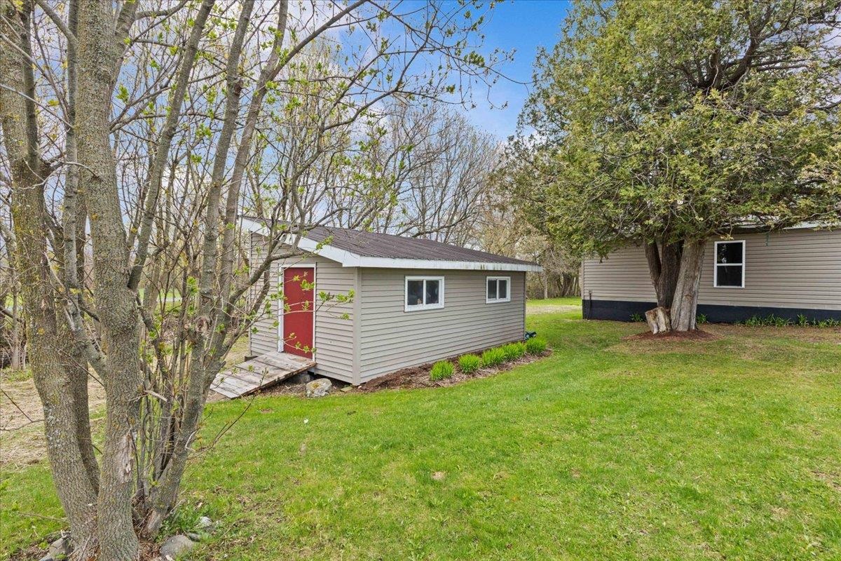 6852 Vt Rte 105 Property Photo 5
