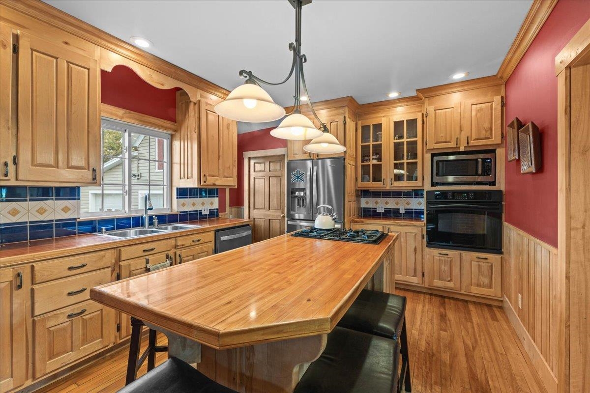 6852 Vt Rte 105 Property Photo 7