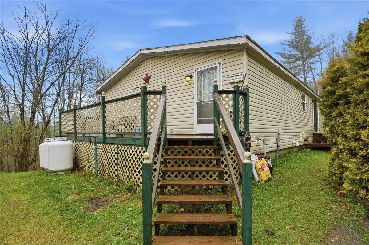 3348 Severance Hill Road Property Photo 1