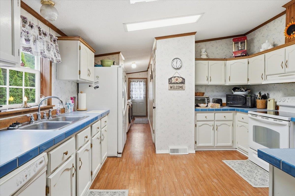 3348 Severance Hill Road Property Photo 3