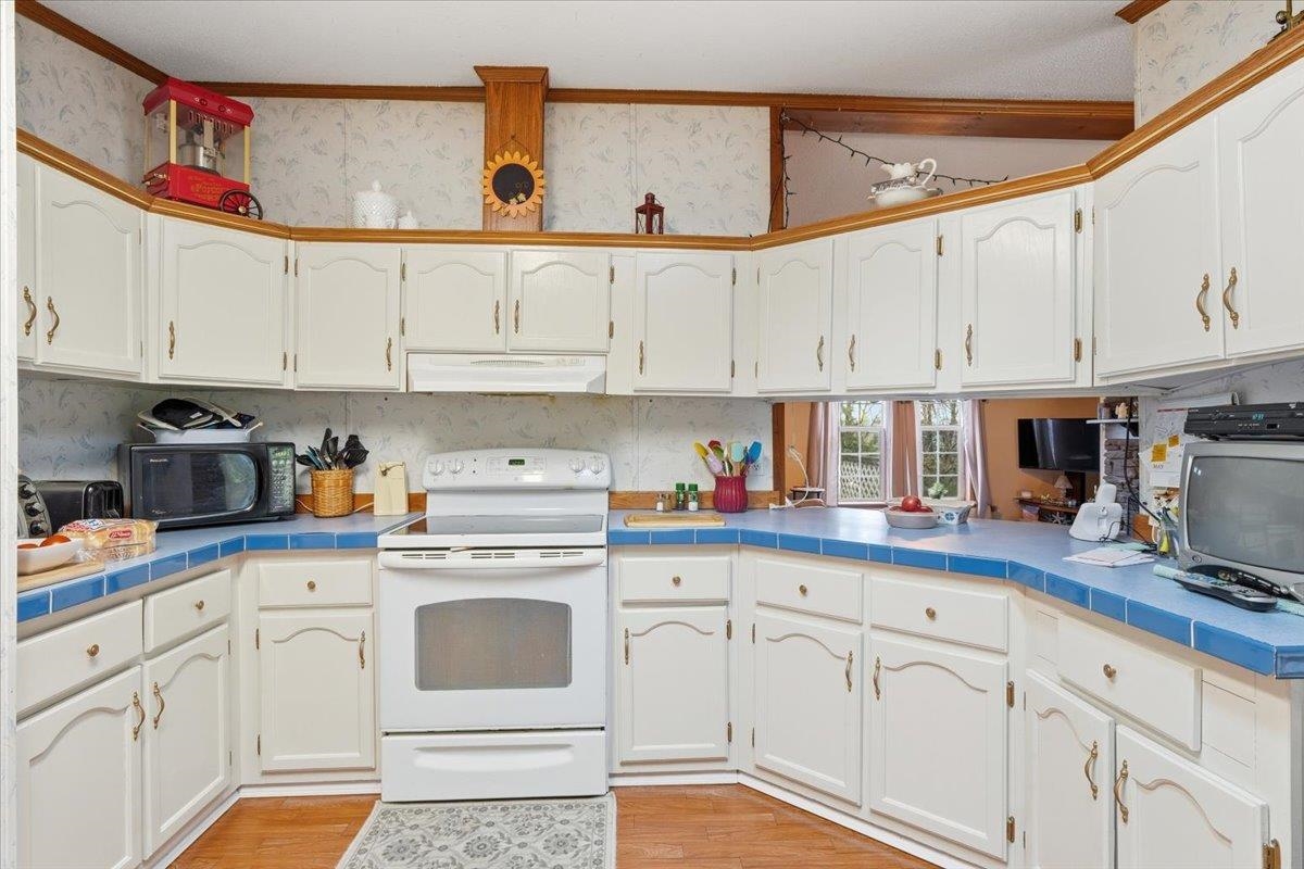 3348 Severance Hill Road Property Photo 6