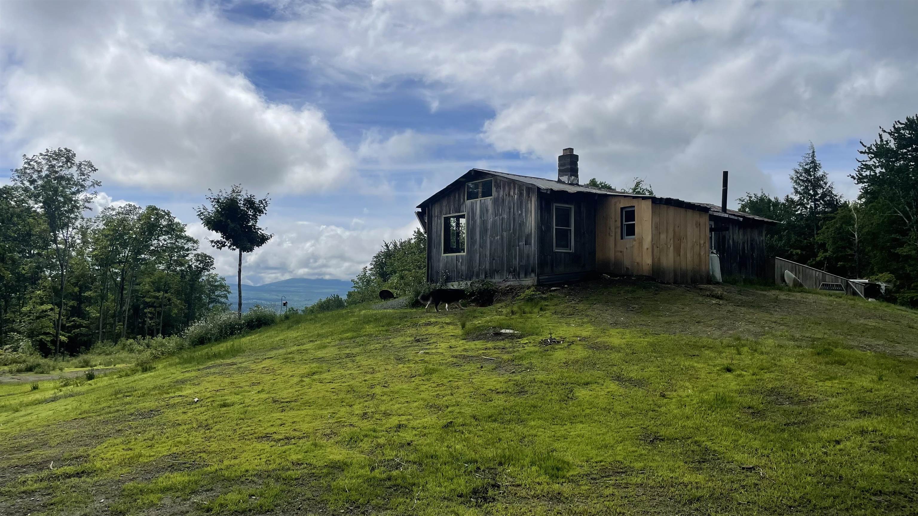 922 Crawford Trail Road Property Photo 1