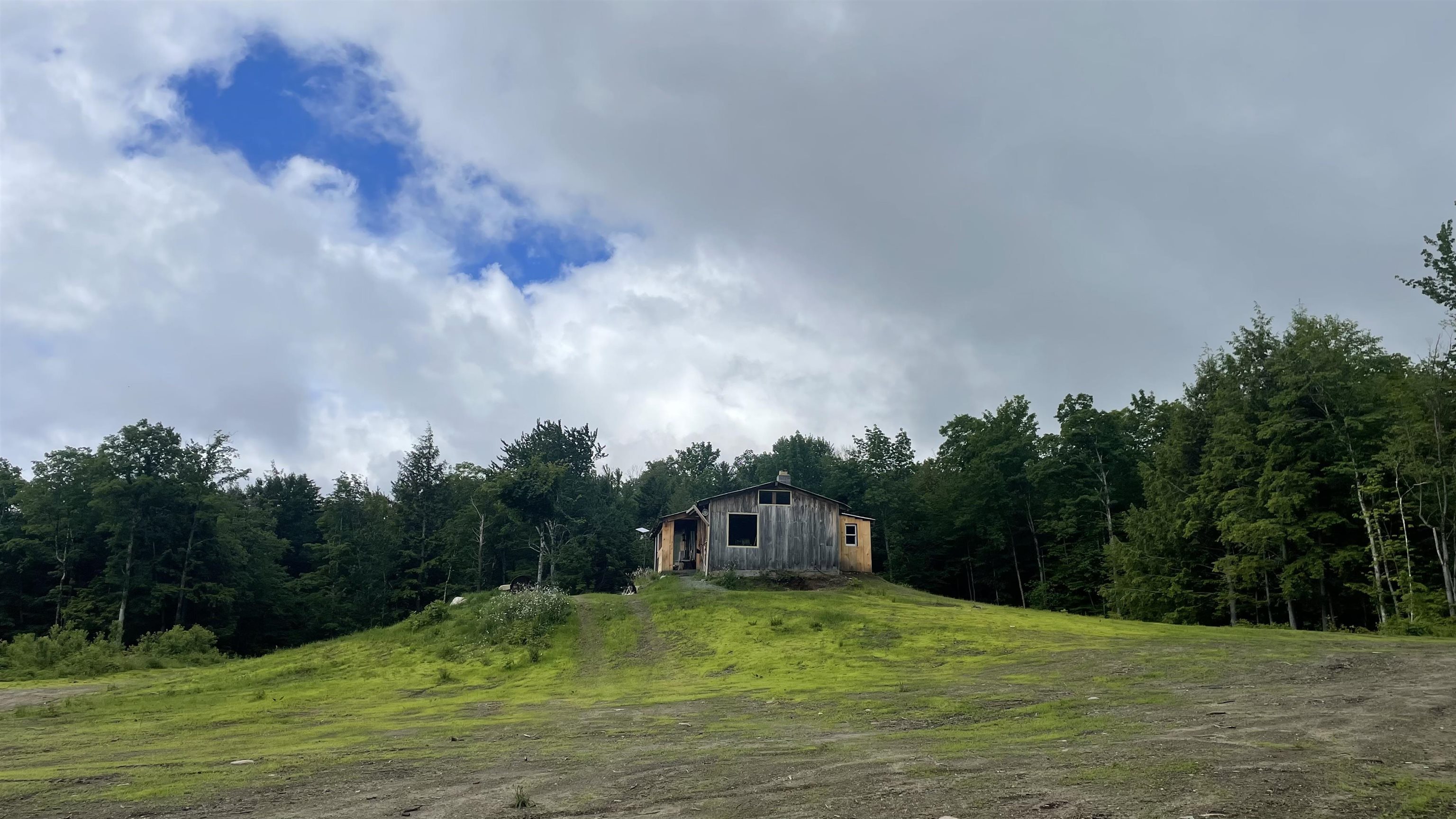 922 Crawford Trail Road Property Photo 3