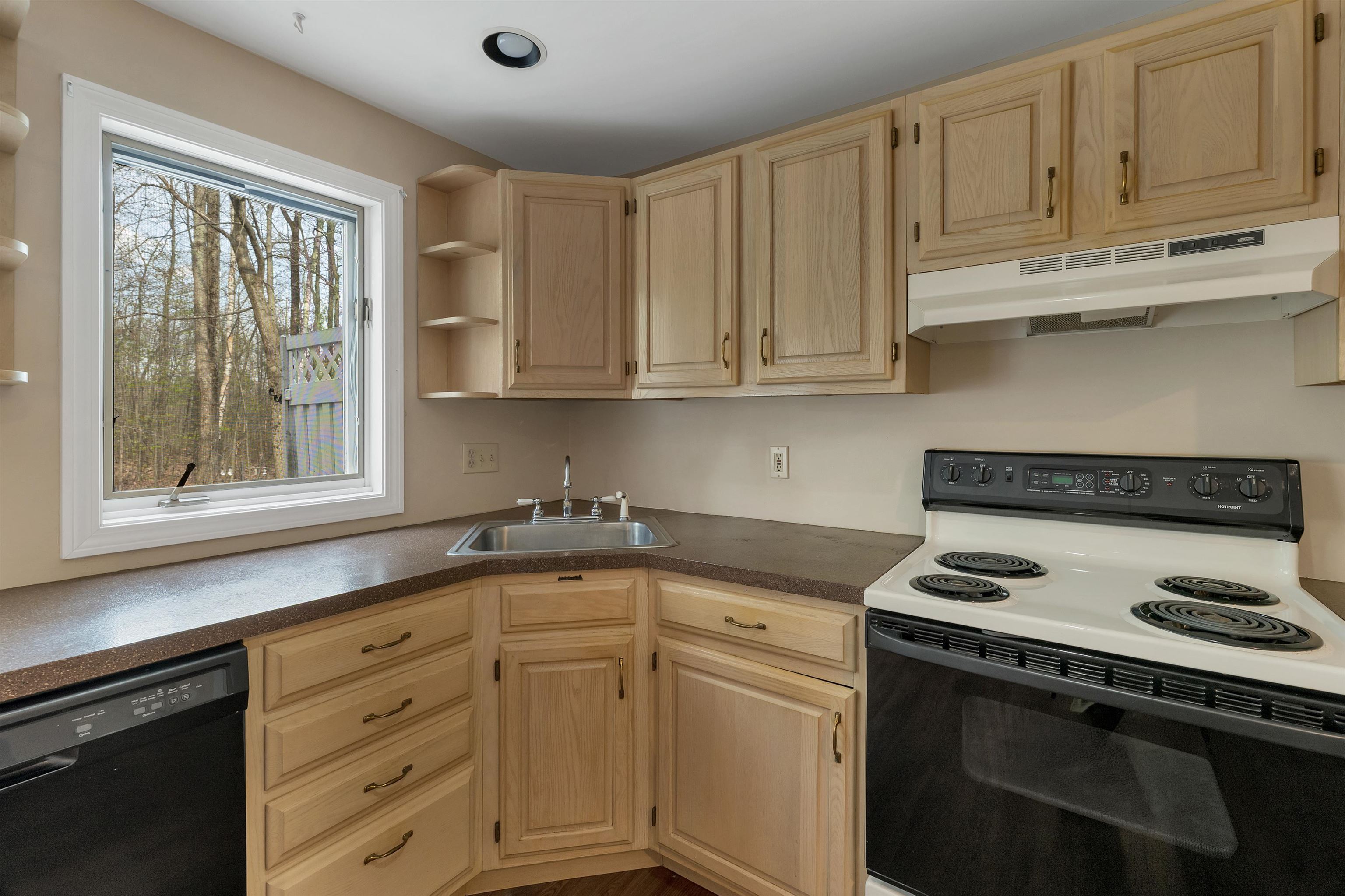 69 Birch Glen Drive Property Photo 9