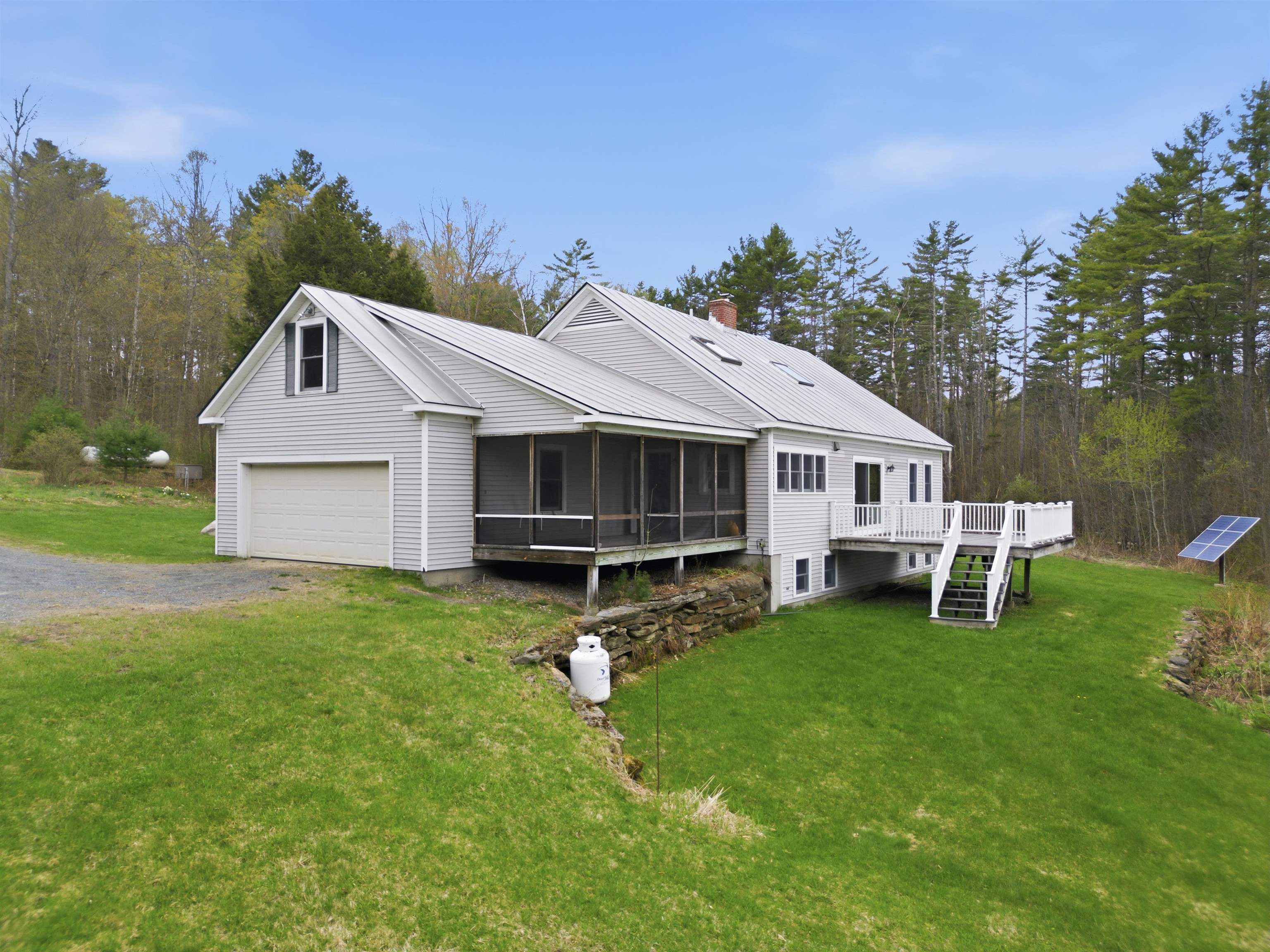 228 Leonard Road Property Photo 4