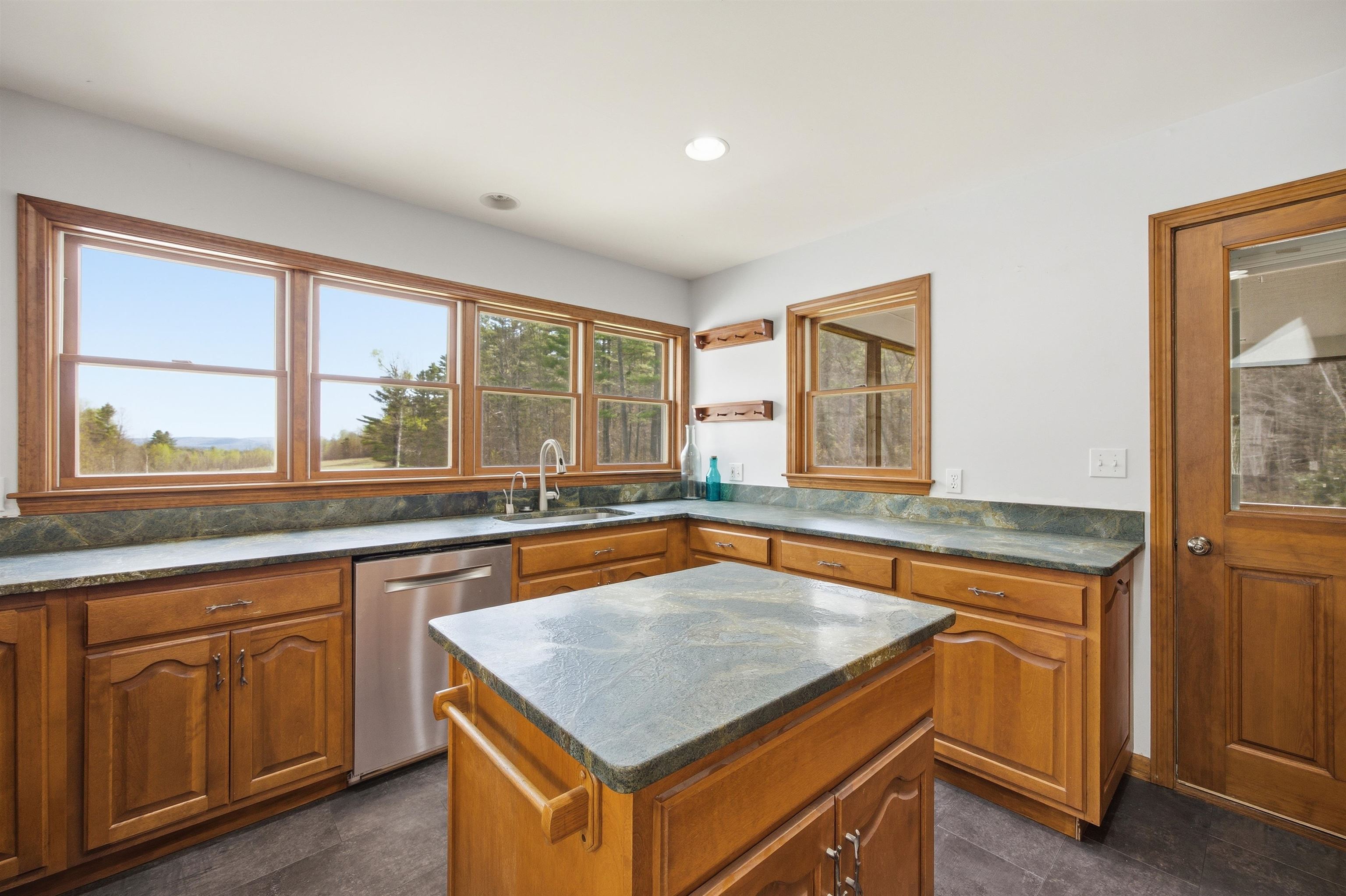 228 Leonard Road Property Photo 18