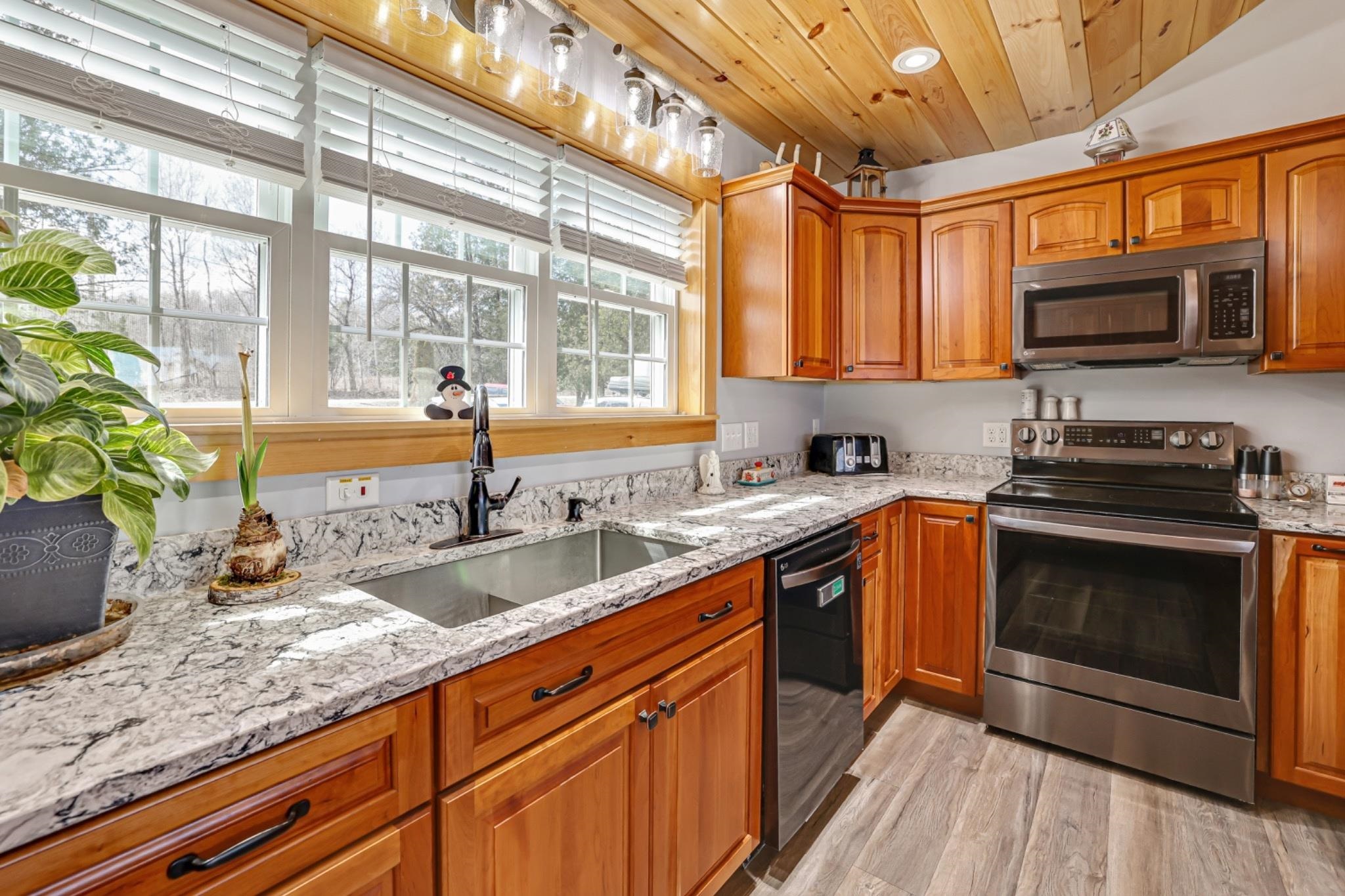 1032 Burton Hill Road Property Photo 25