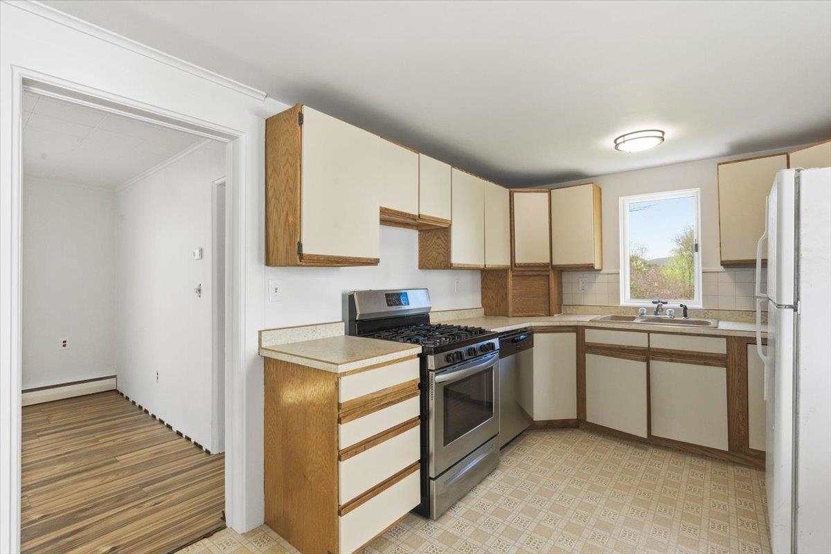 8 West Street Property Photo 9