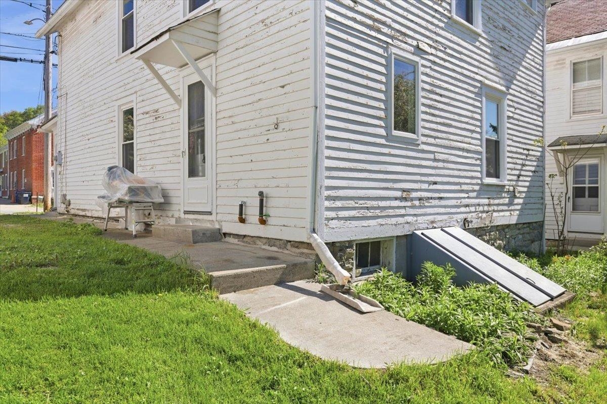 8 West Street Property Photo 27