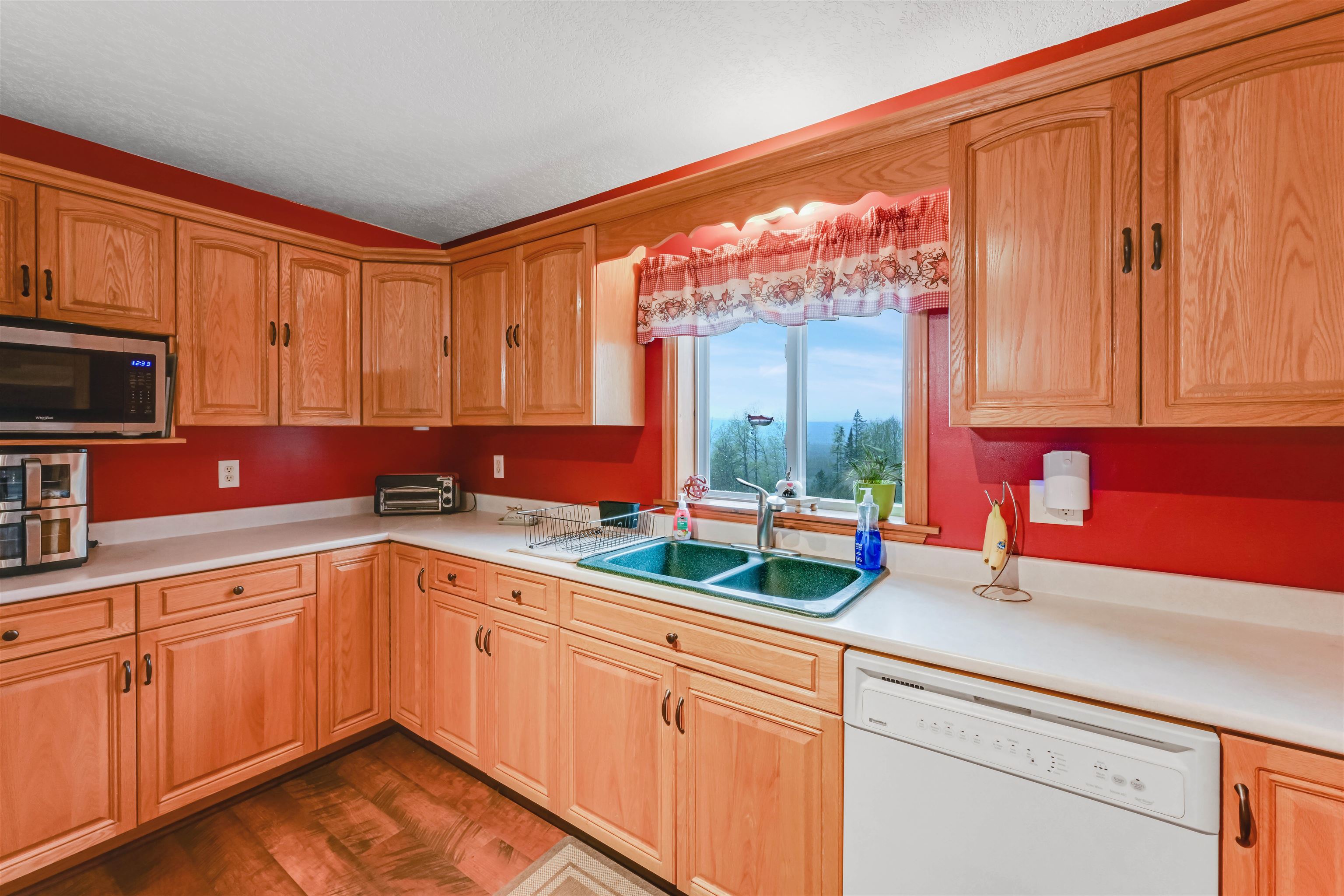 93 Carpenter Boulevard Property Photo 8