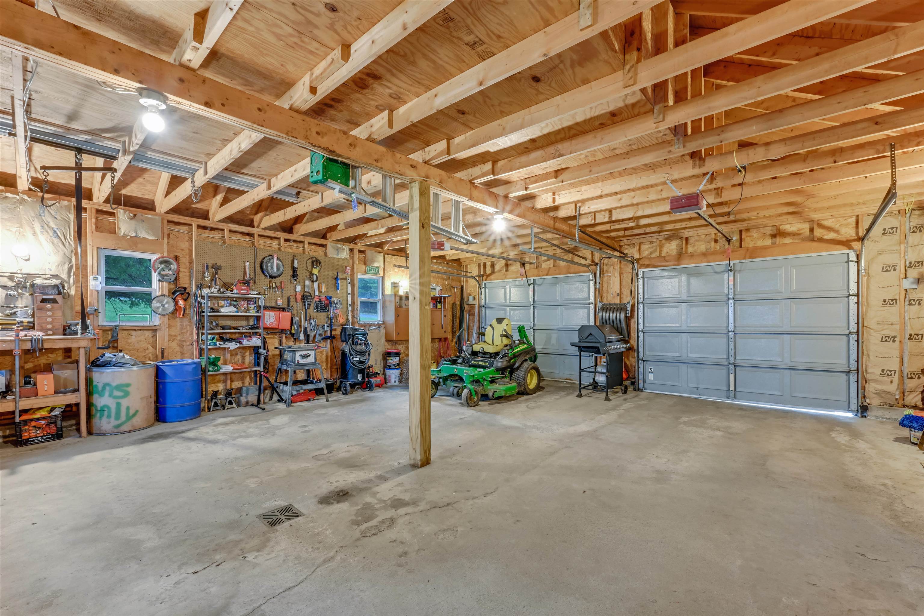 93 Carpenter Boulevard Property Photo 35