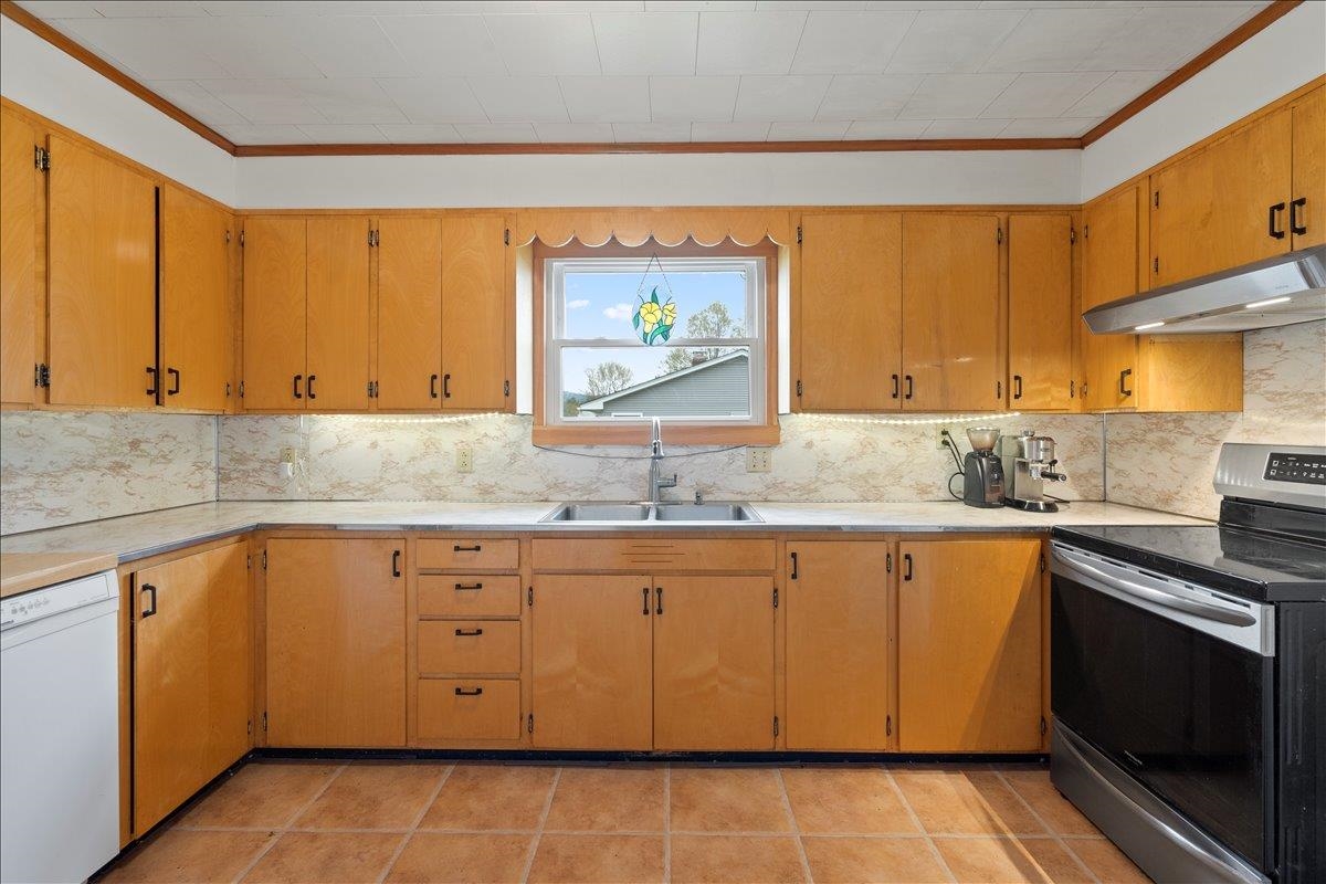 1235 Main Street Property Photo 4